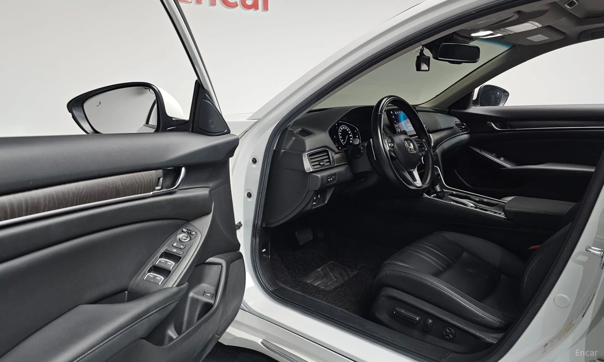 Honda Accord 10th Generation превью 10
