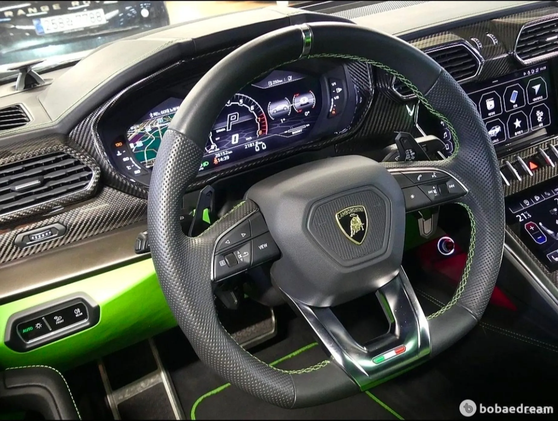 Lamborghini Urus превью 10
