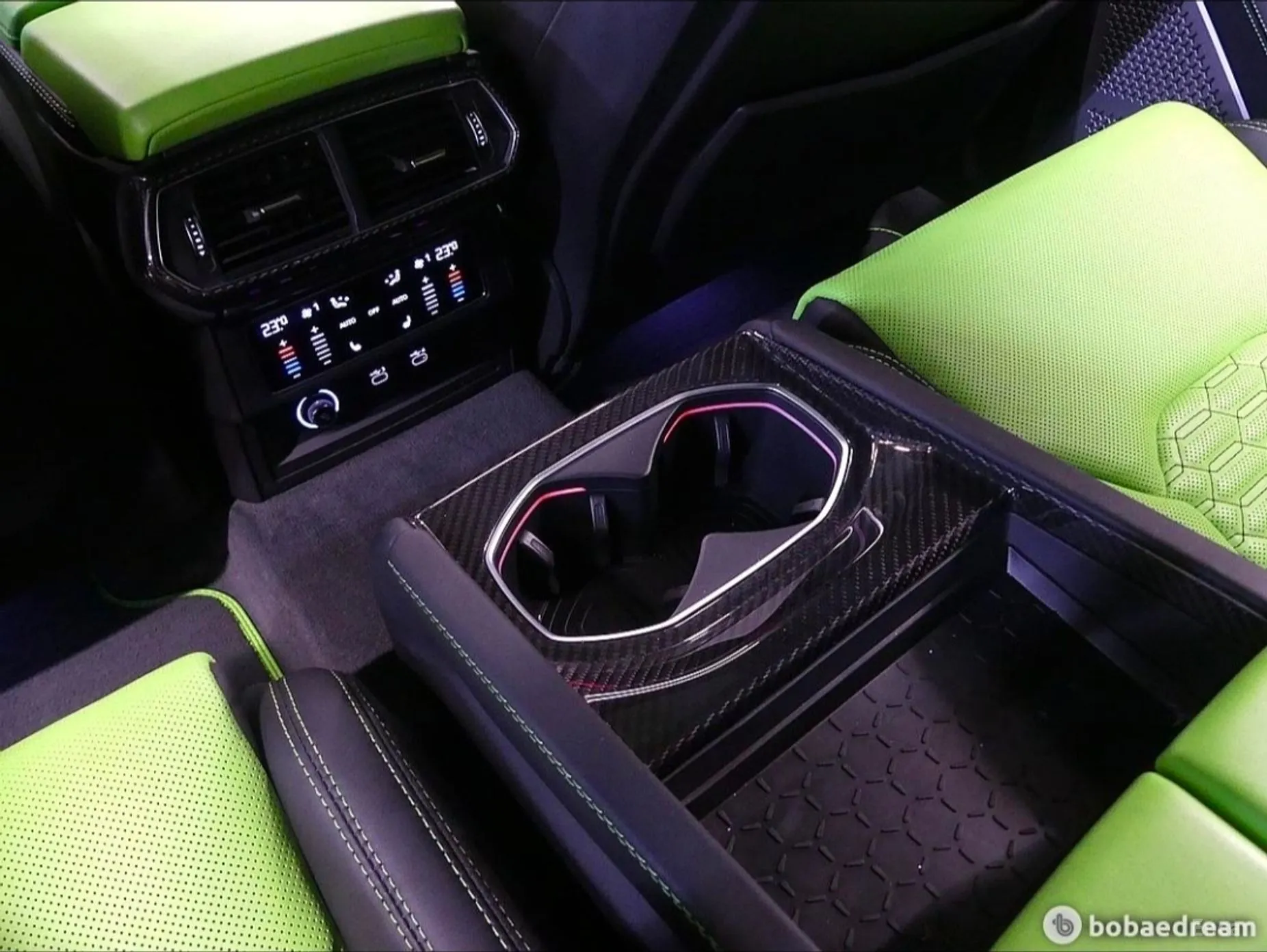 Lamborghini Urus превью 16