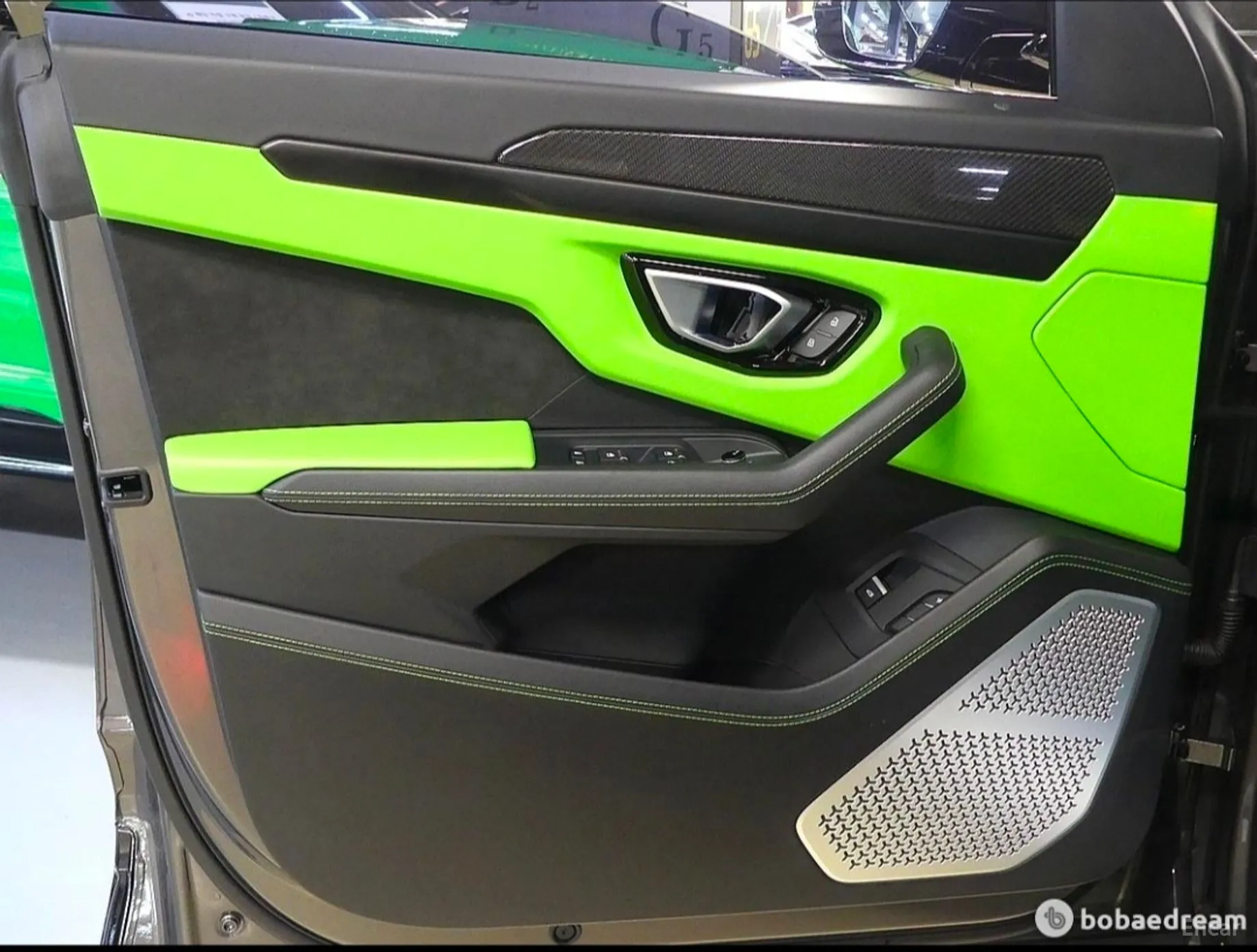Lamborghini Urus превью 9