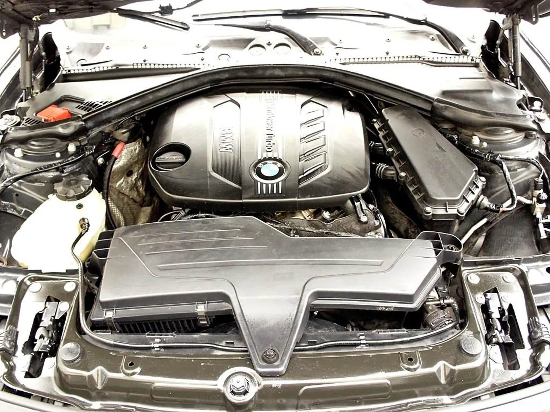 BMW 3 Series (F30) превью 19