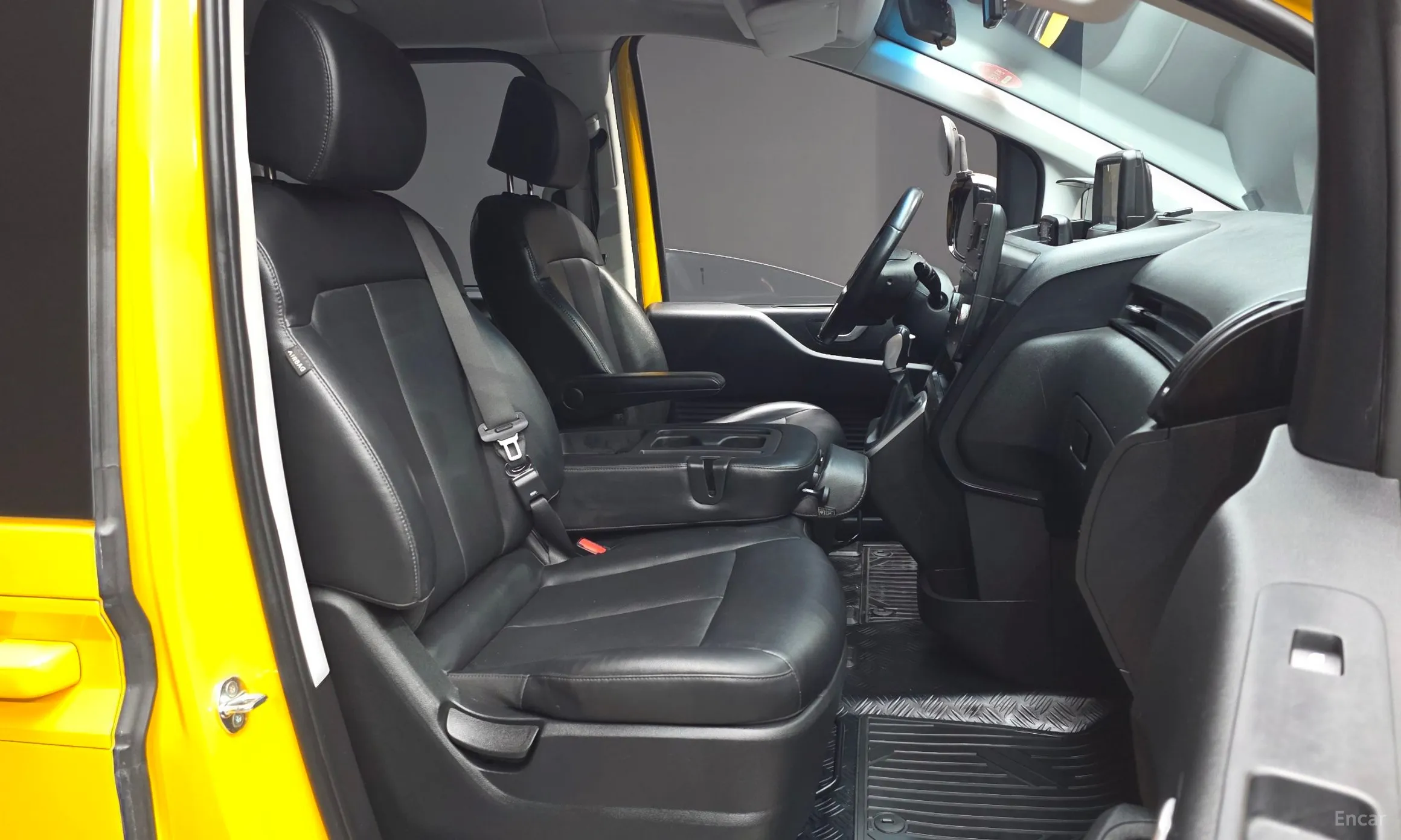 Hyundai Staria превью 11