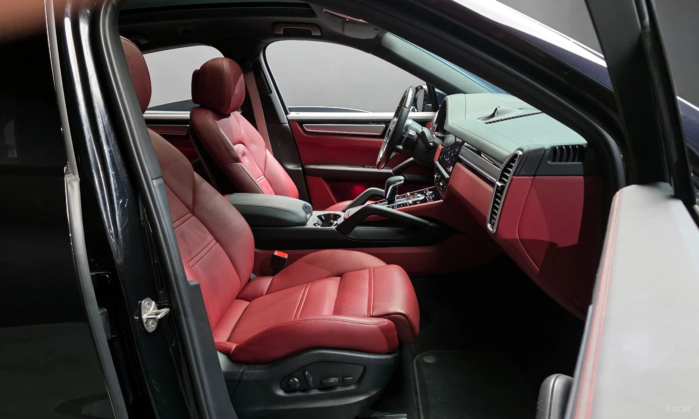 Porsche Cayenne (PO536) превью 10