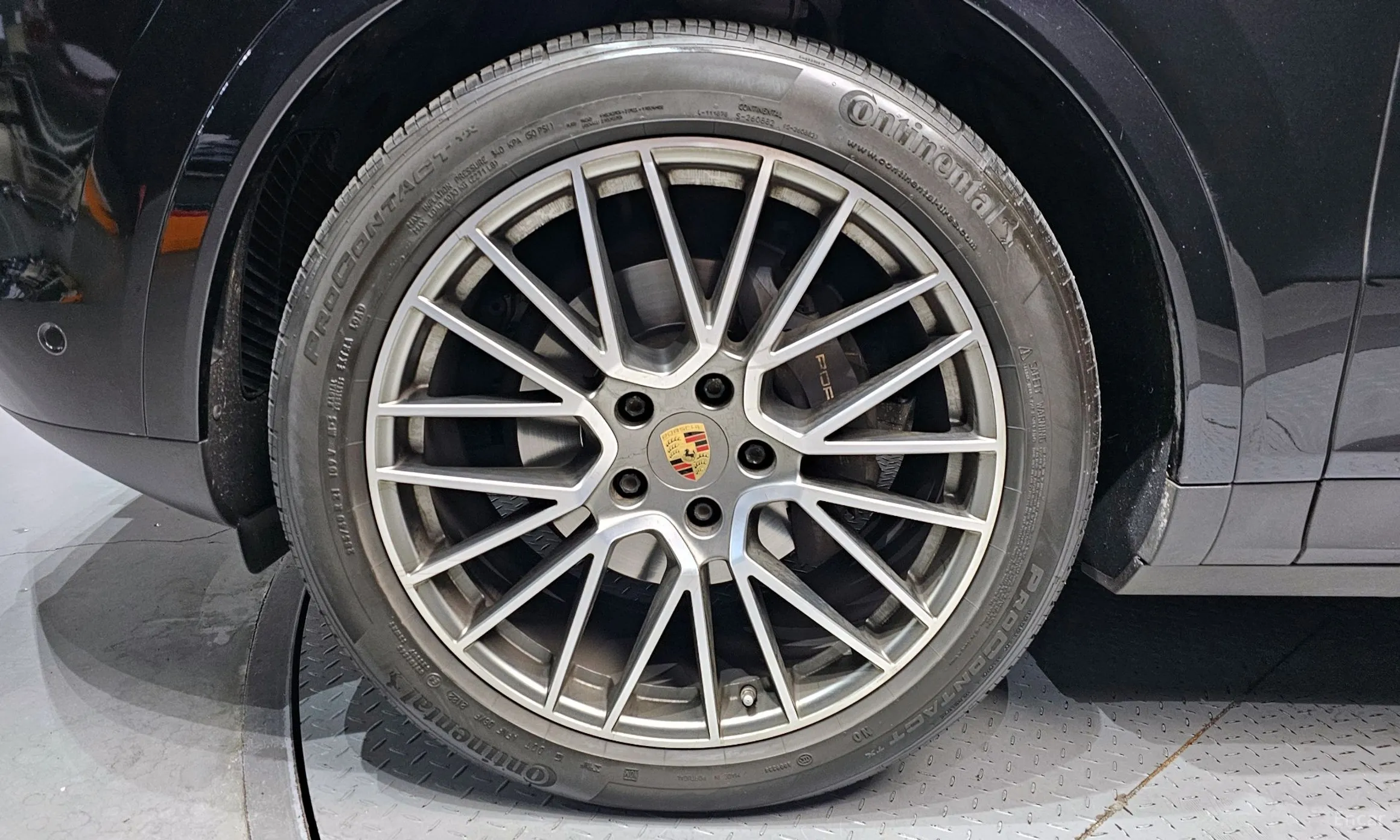 Porsche Cayenne (PO536) превью 5