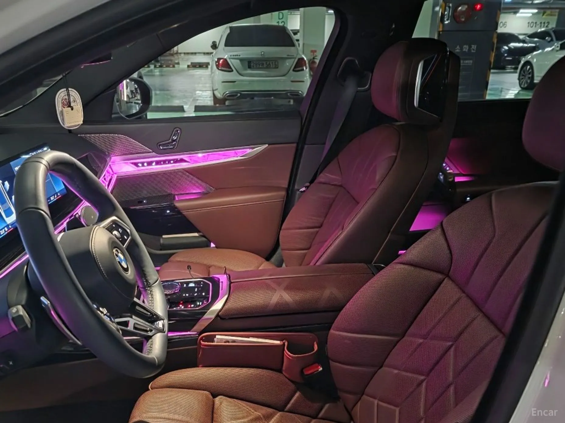BMW 7 Series (G70) превью 13