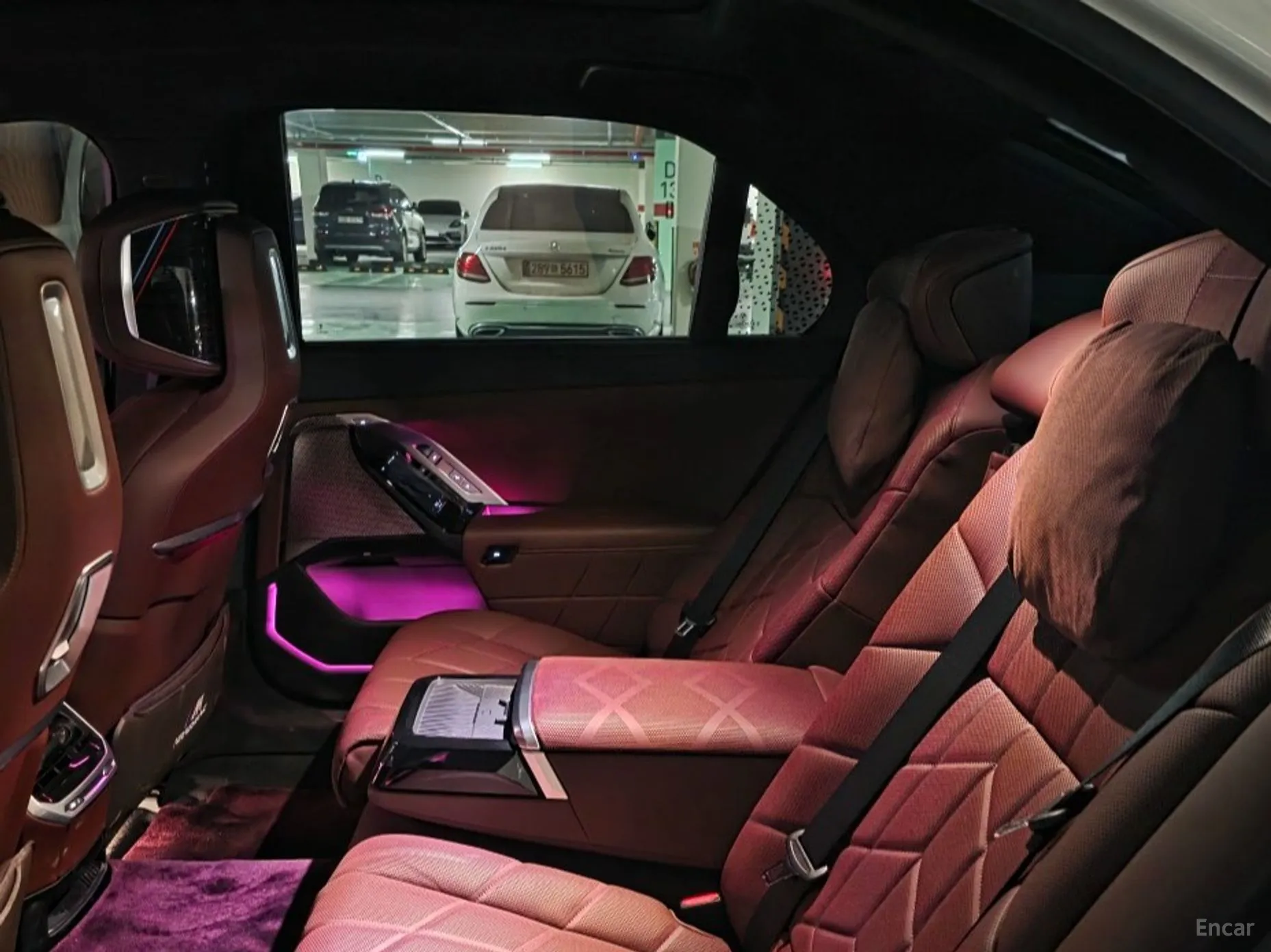 BMW 7 Series (G70) превью 14