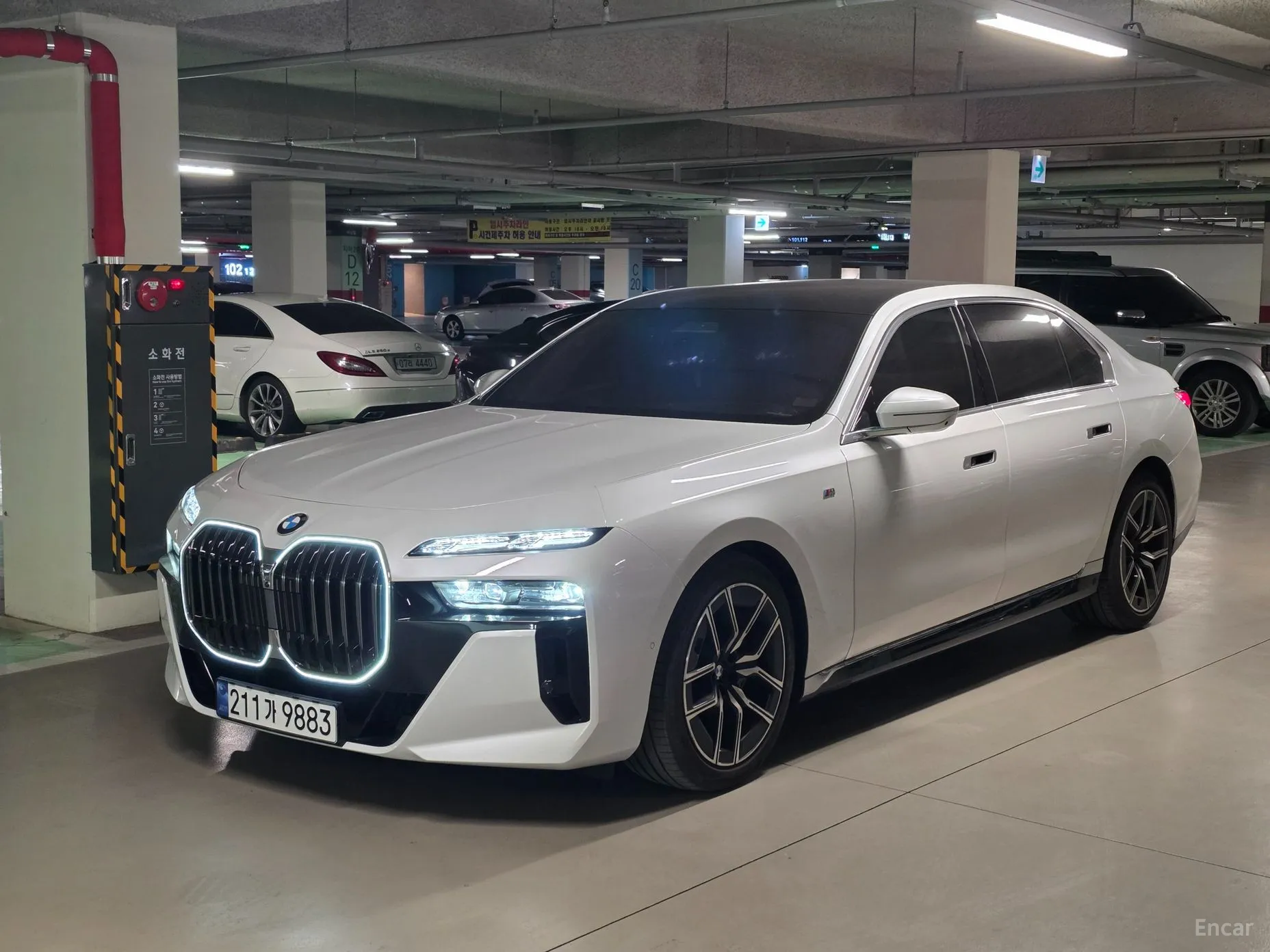 BMW 7 Series (G70) превью 3
