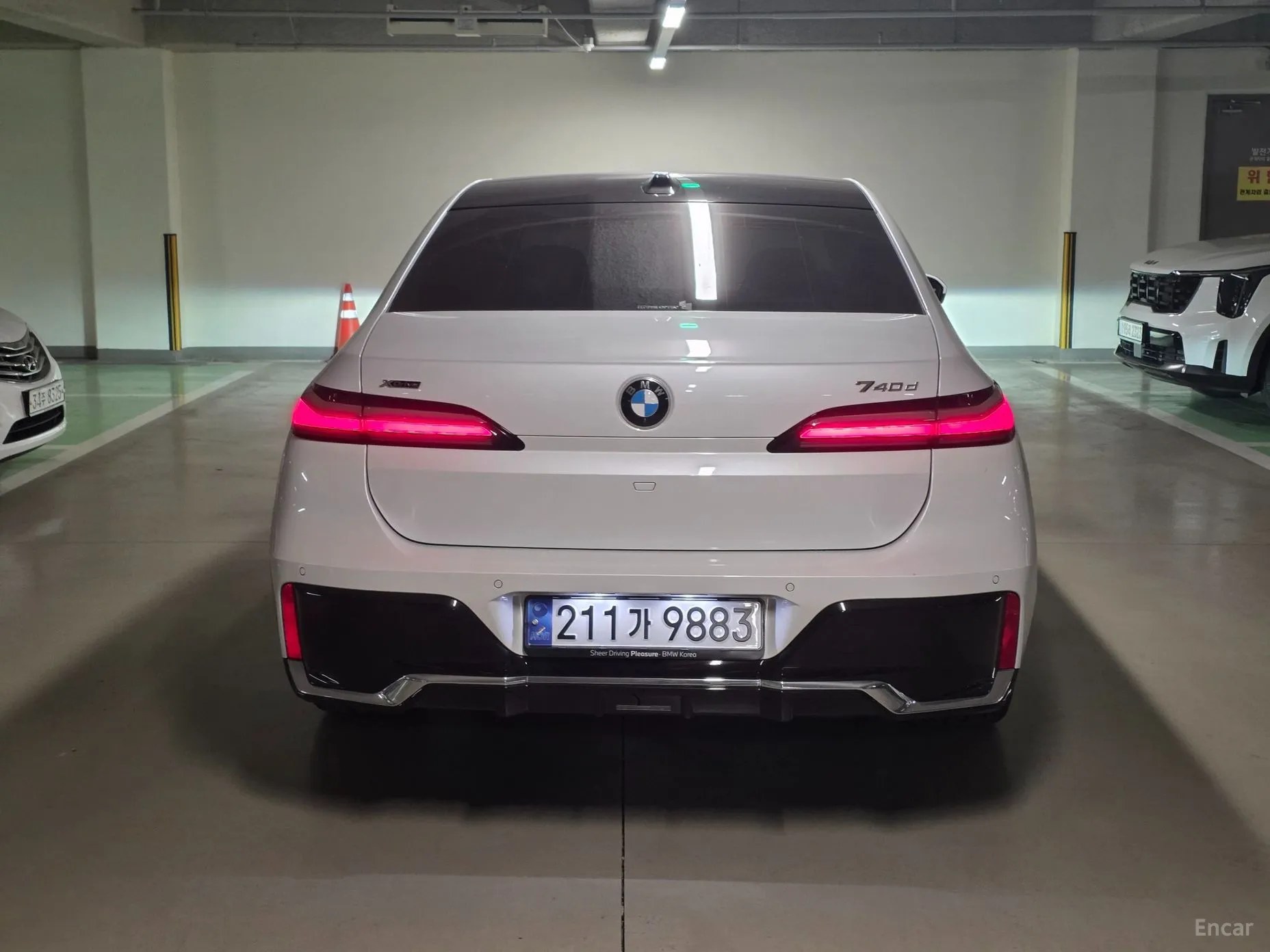 BMW 7 Series (G70) превью 4