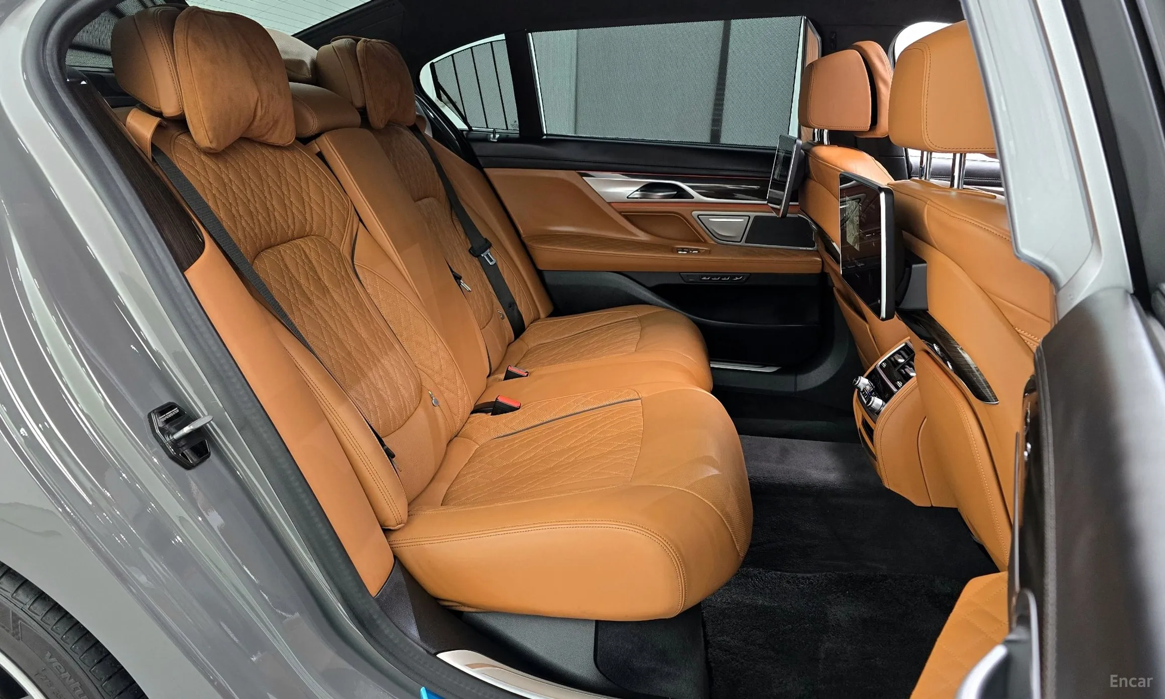 BMW 7 Series (G11) превью 12
