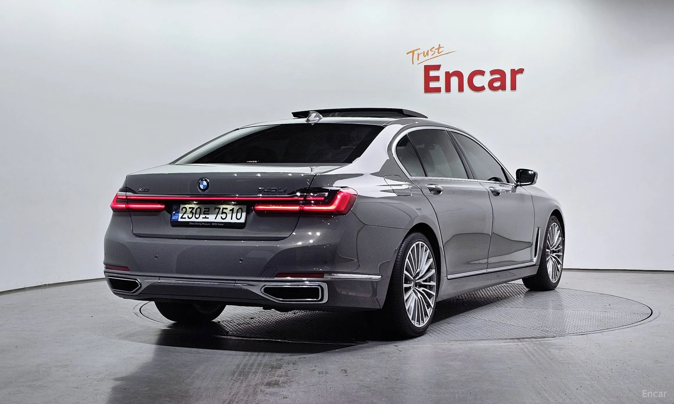 BMW 7 Series (G11) превью 2