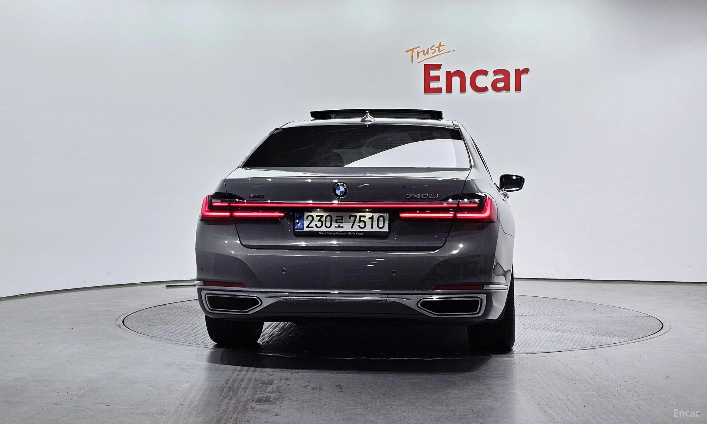 BMW 7 Series (G11) превью 4