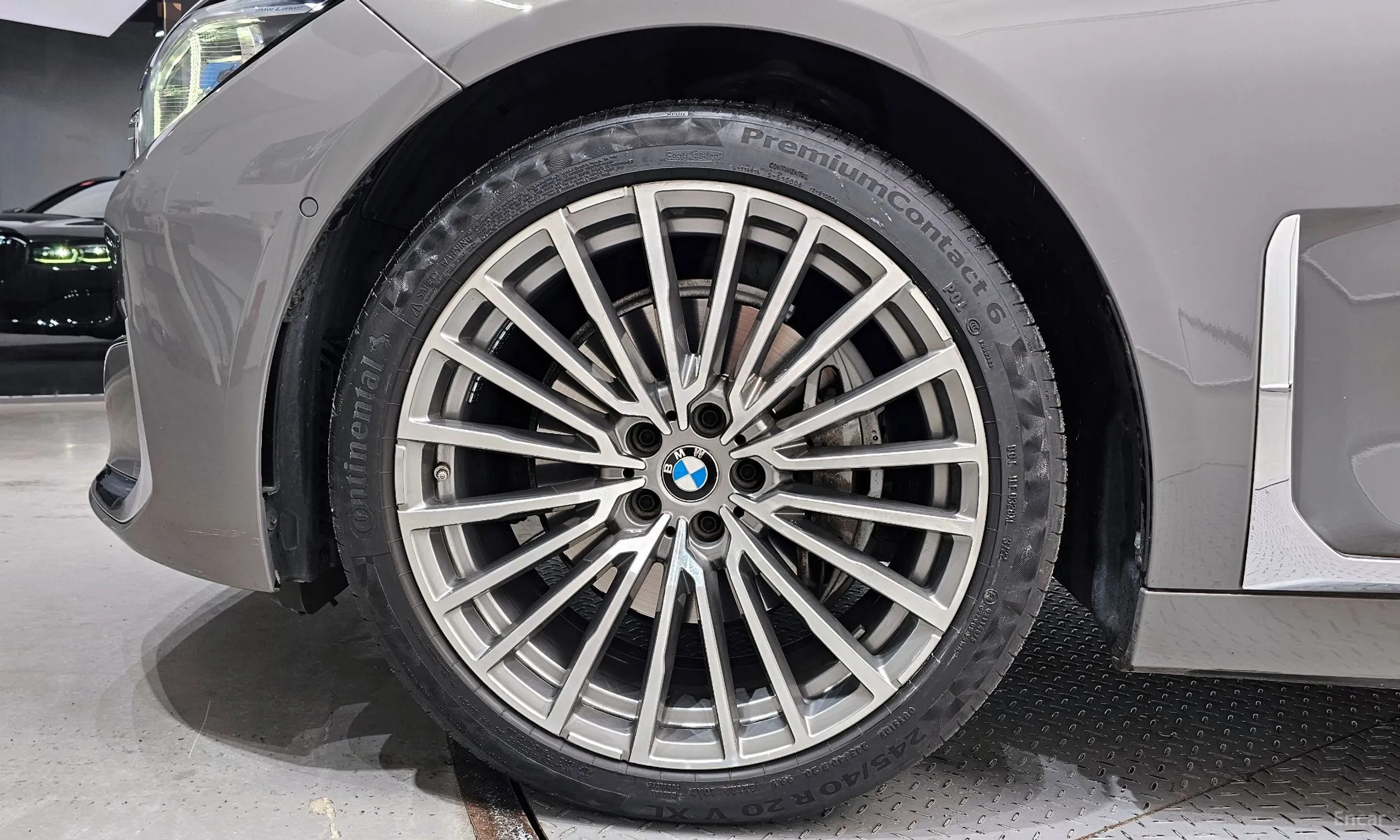 BMW 7 Series (G11) превью 5