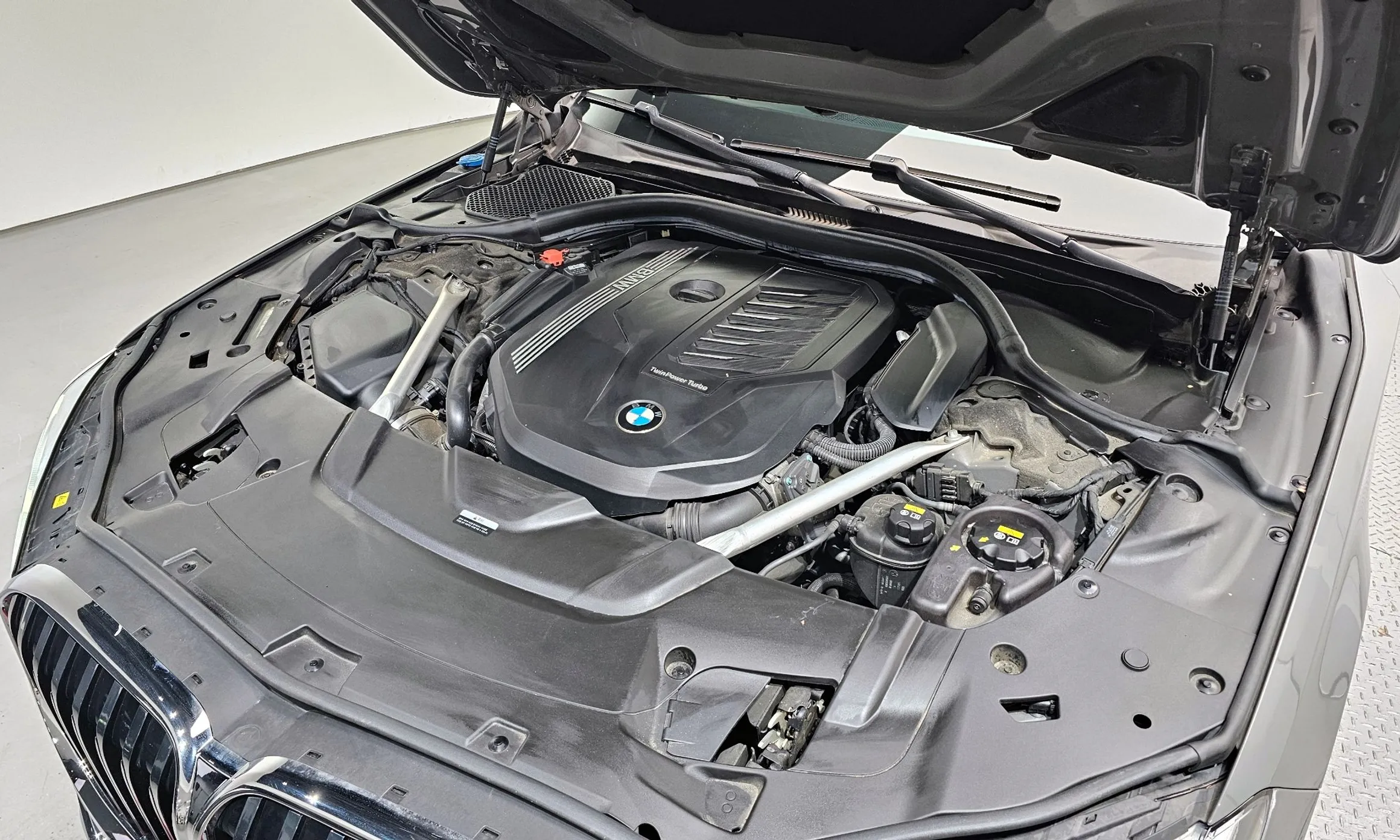 BMW 7 Series (G11) превью 6