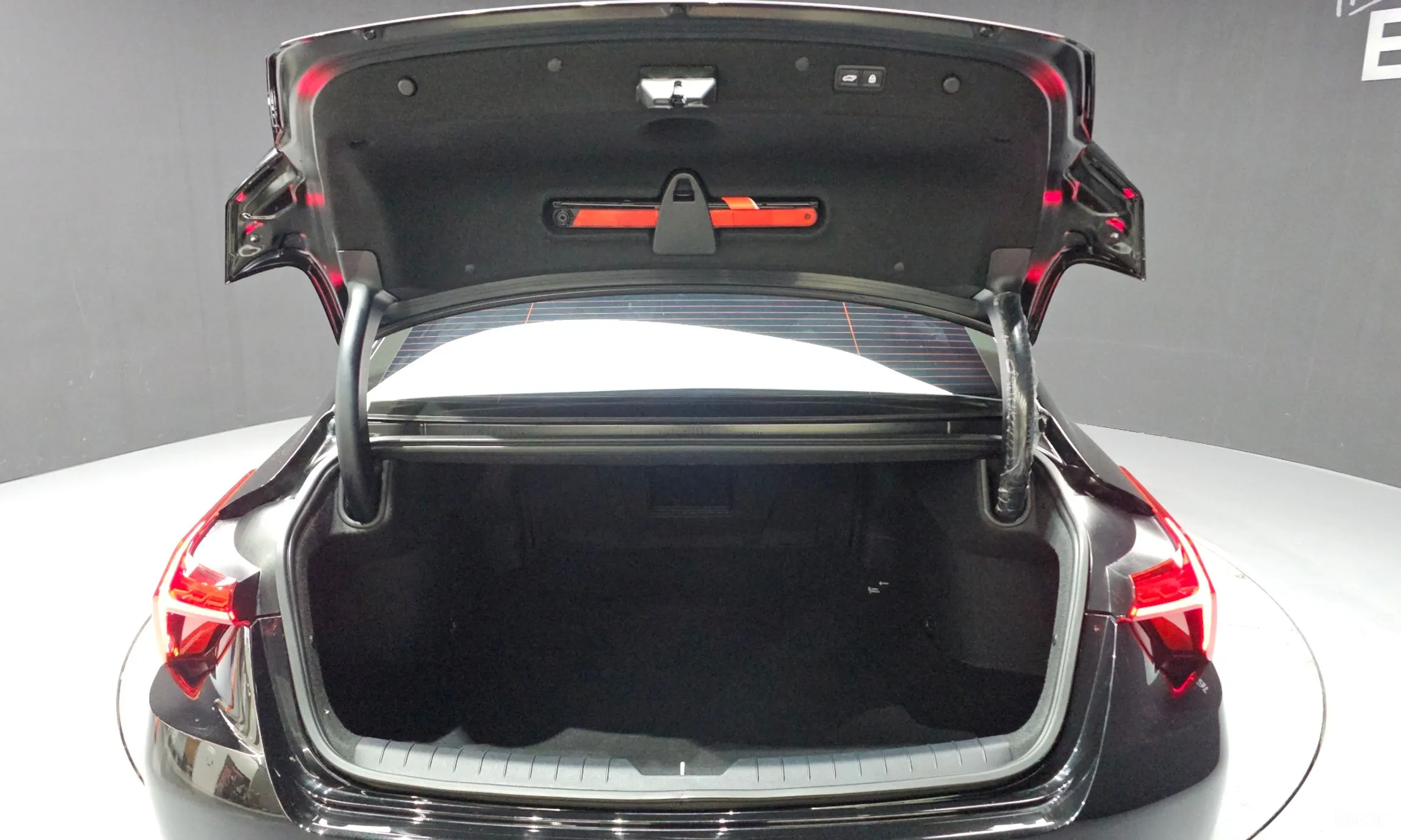 Kia K8 превью 20