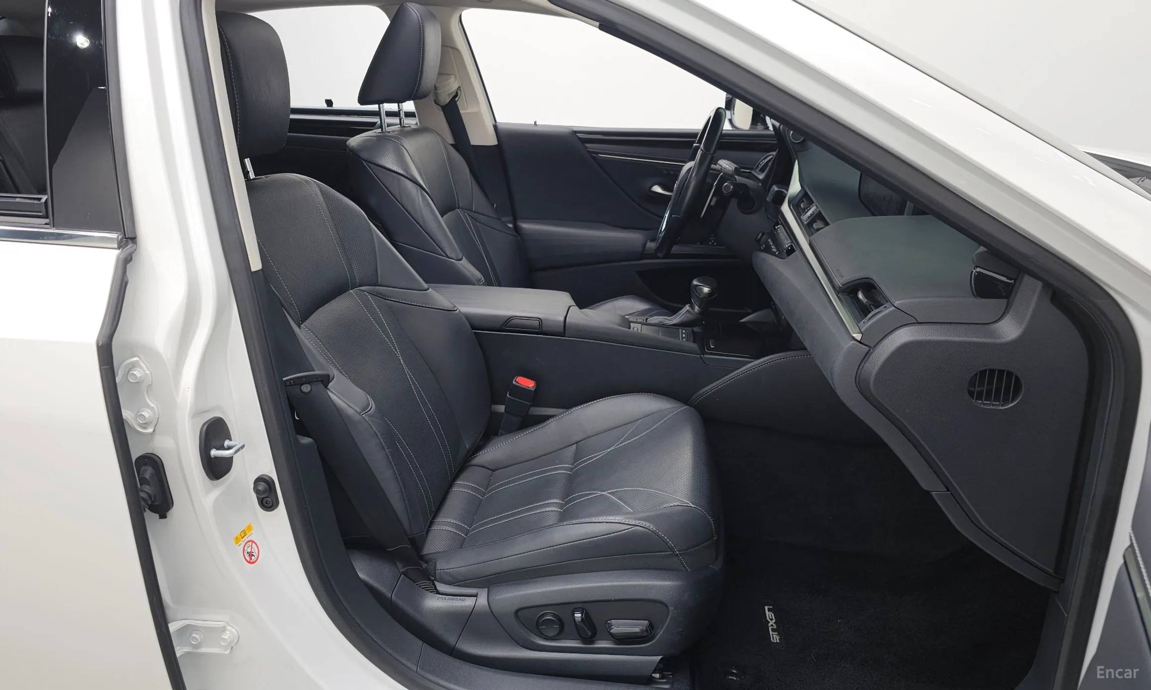 Lexus ES300h 7th Generation превью 11