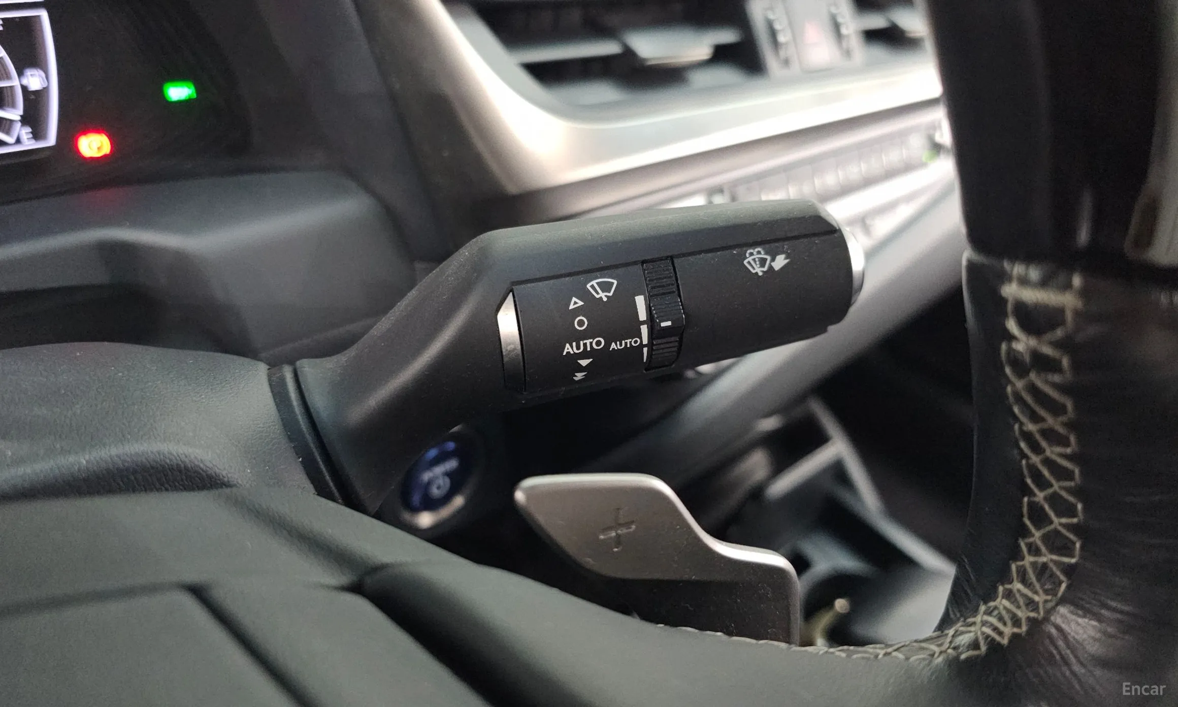 Lexus ES300h 7th Generation превью 17