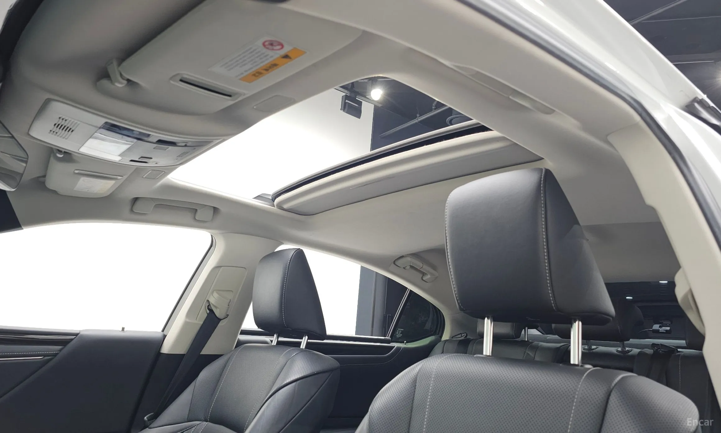 Lexus ES300h 7th Generation превью 20