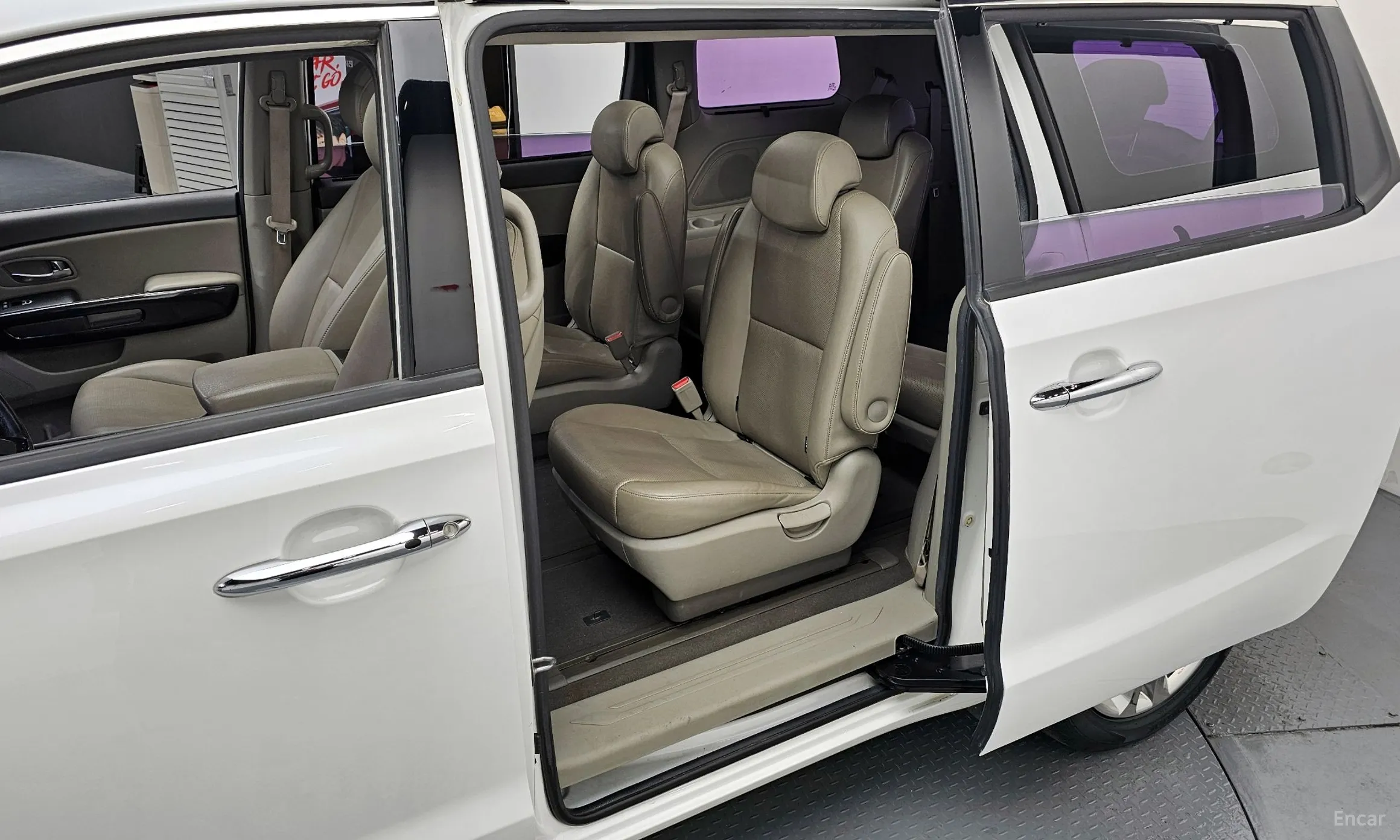 Kia Carnival превью 11