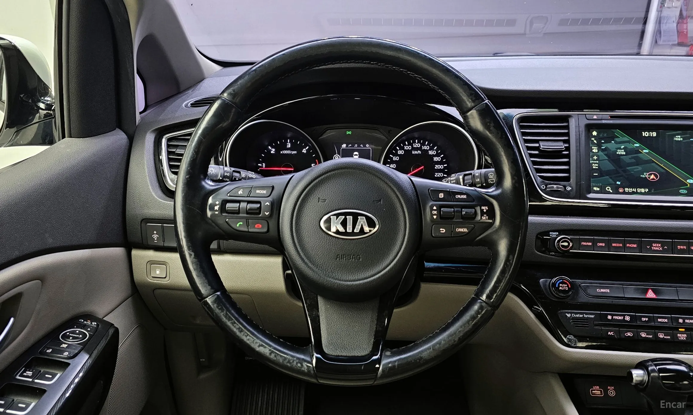 Kia Carnival превью 13