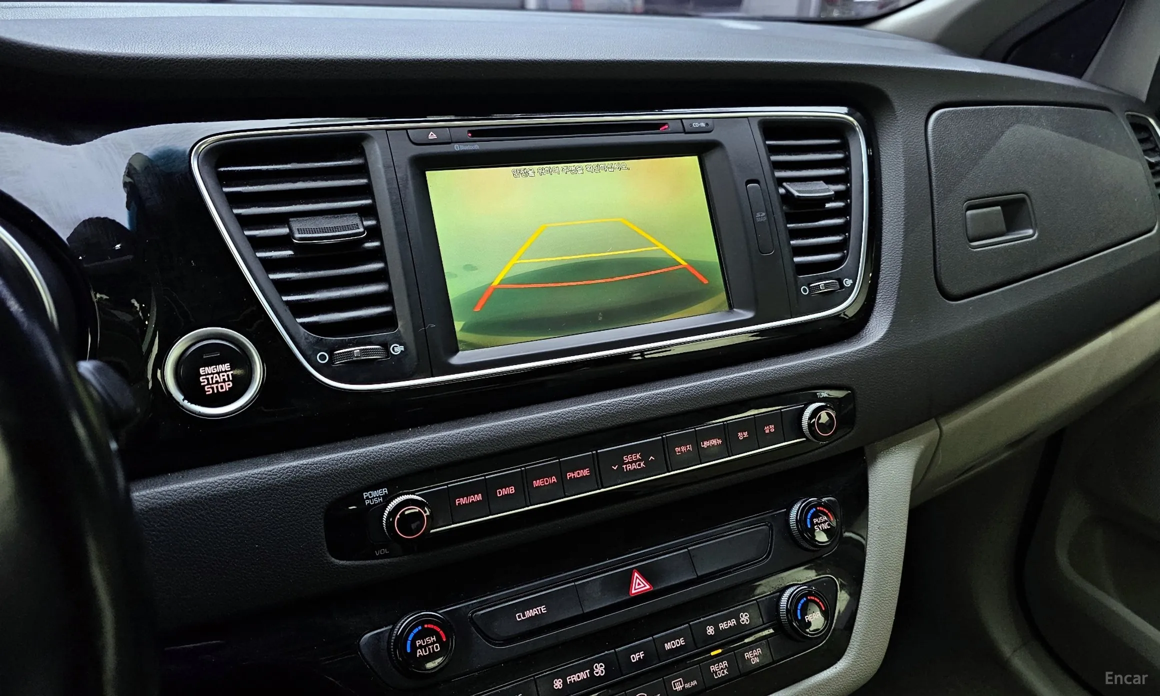 Kia Carnival превью 17