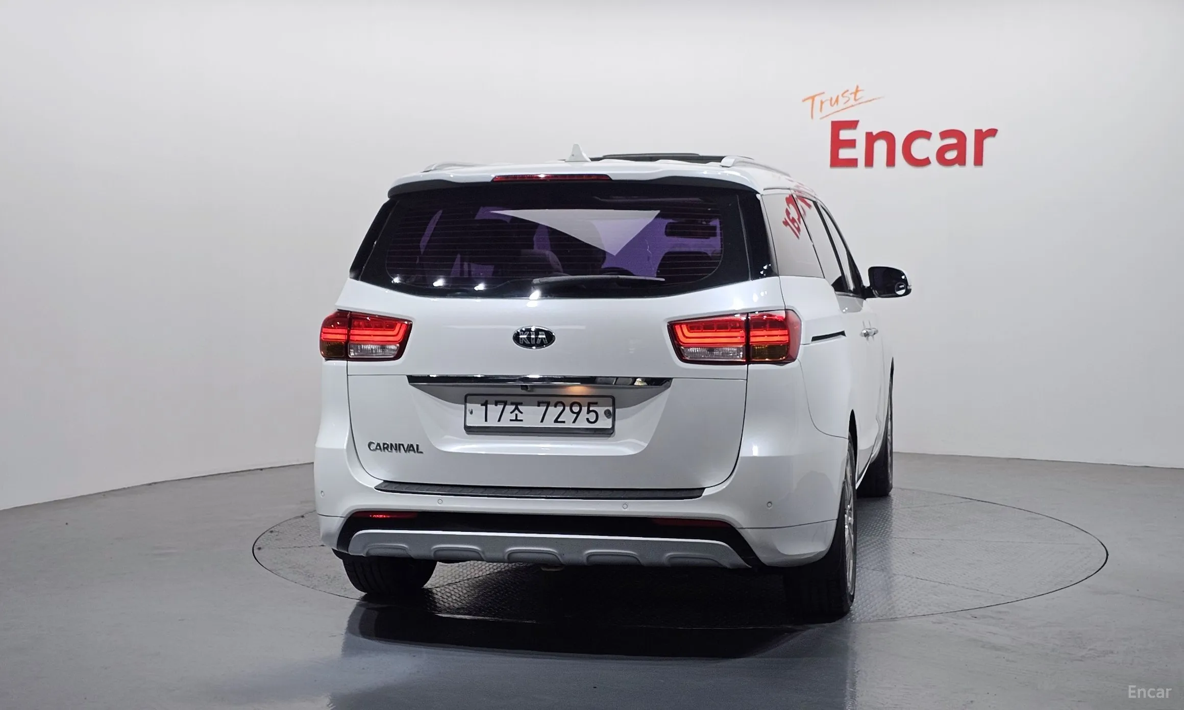 Kia Carnival превью 4