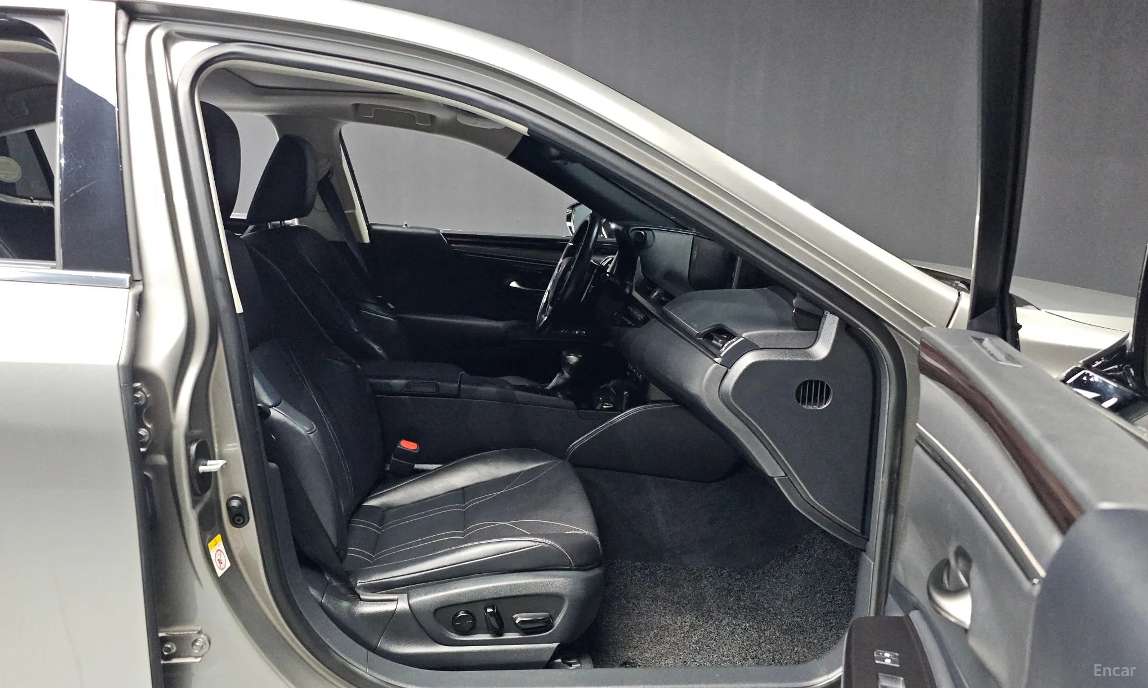 Lexus ES300h 7th Generation превью 11