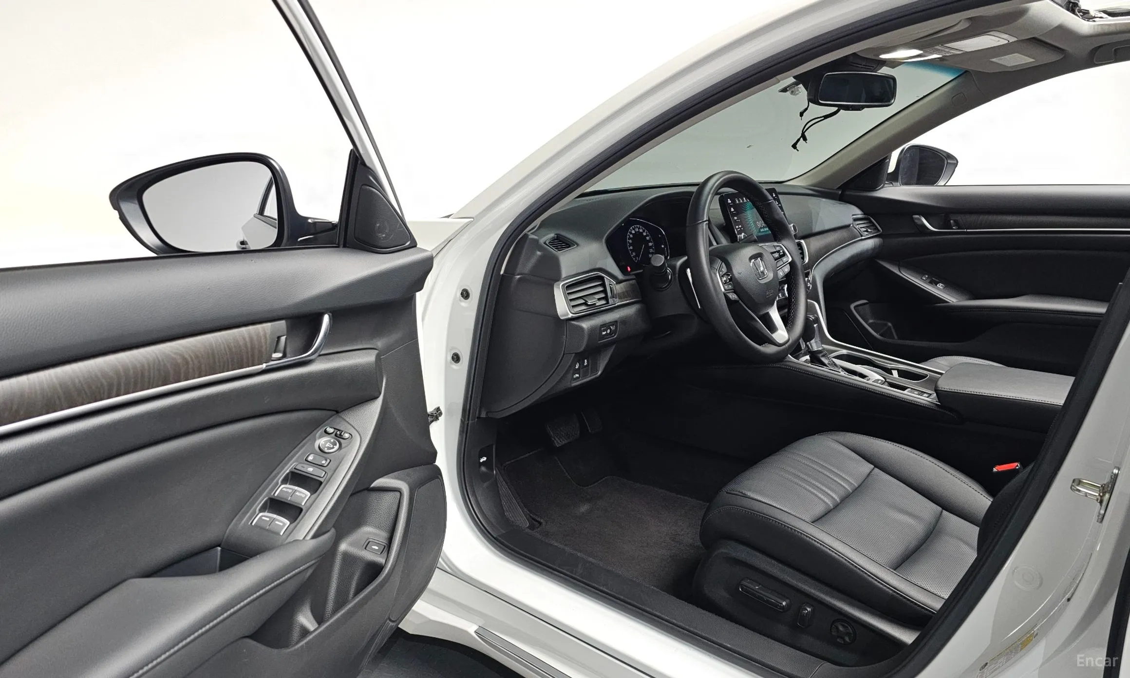 Honda Accord 10th Generation превью 10