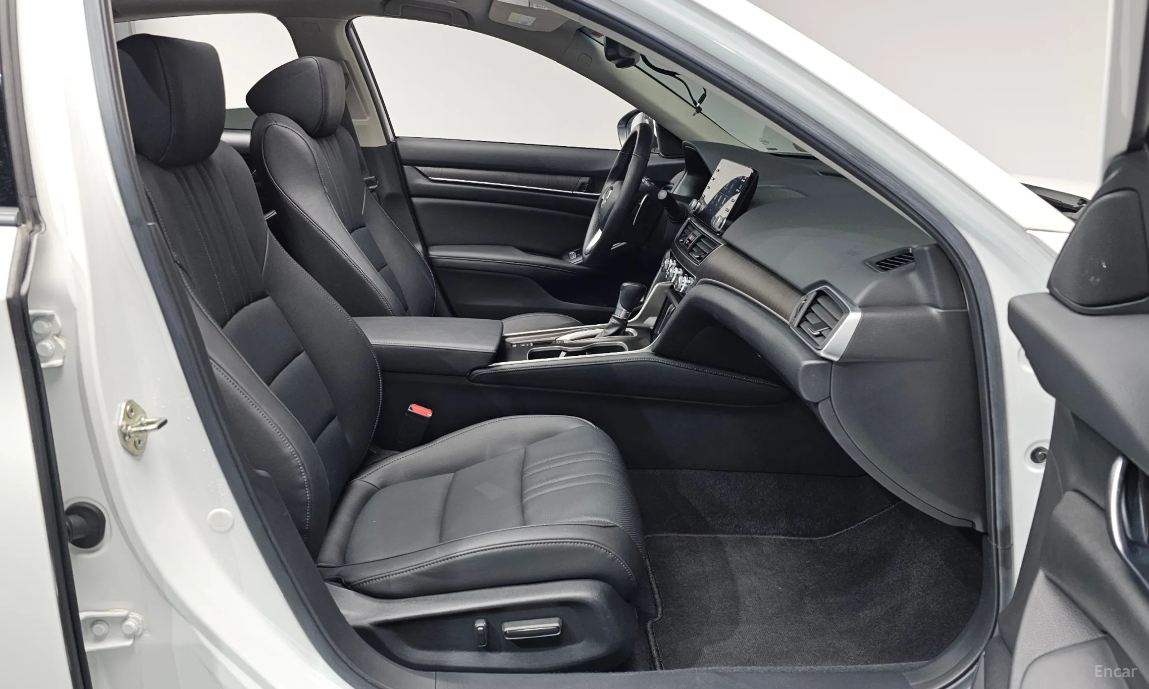 Honda Accord 10th Generation превью 11