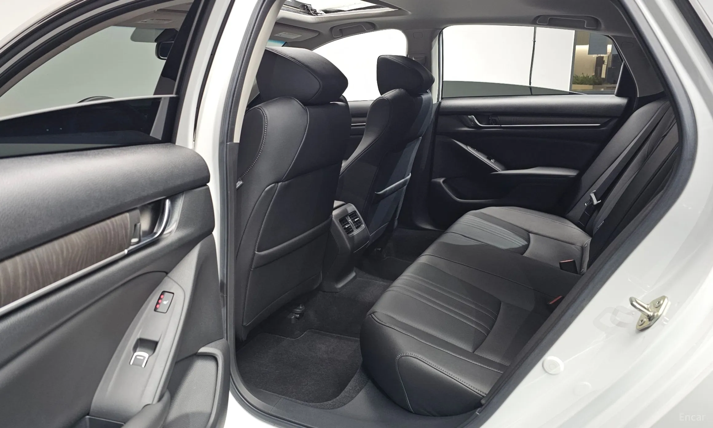 Honda Accord 10th Generation превью 12