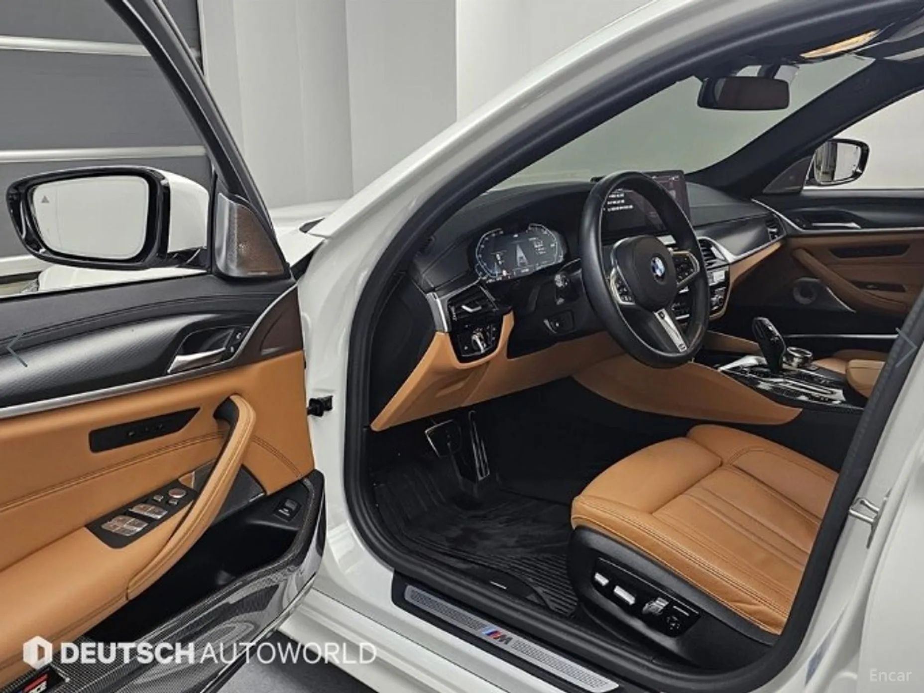 BMW 5 Series (G30) превью 11