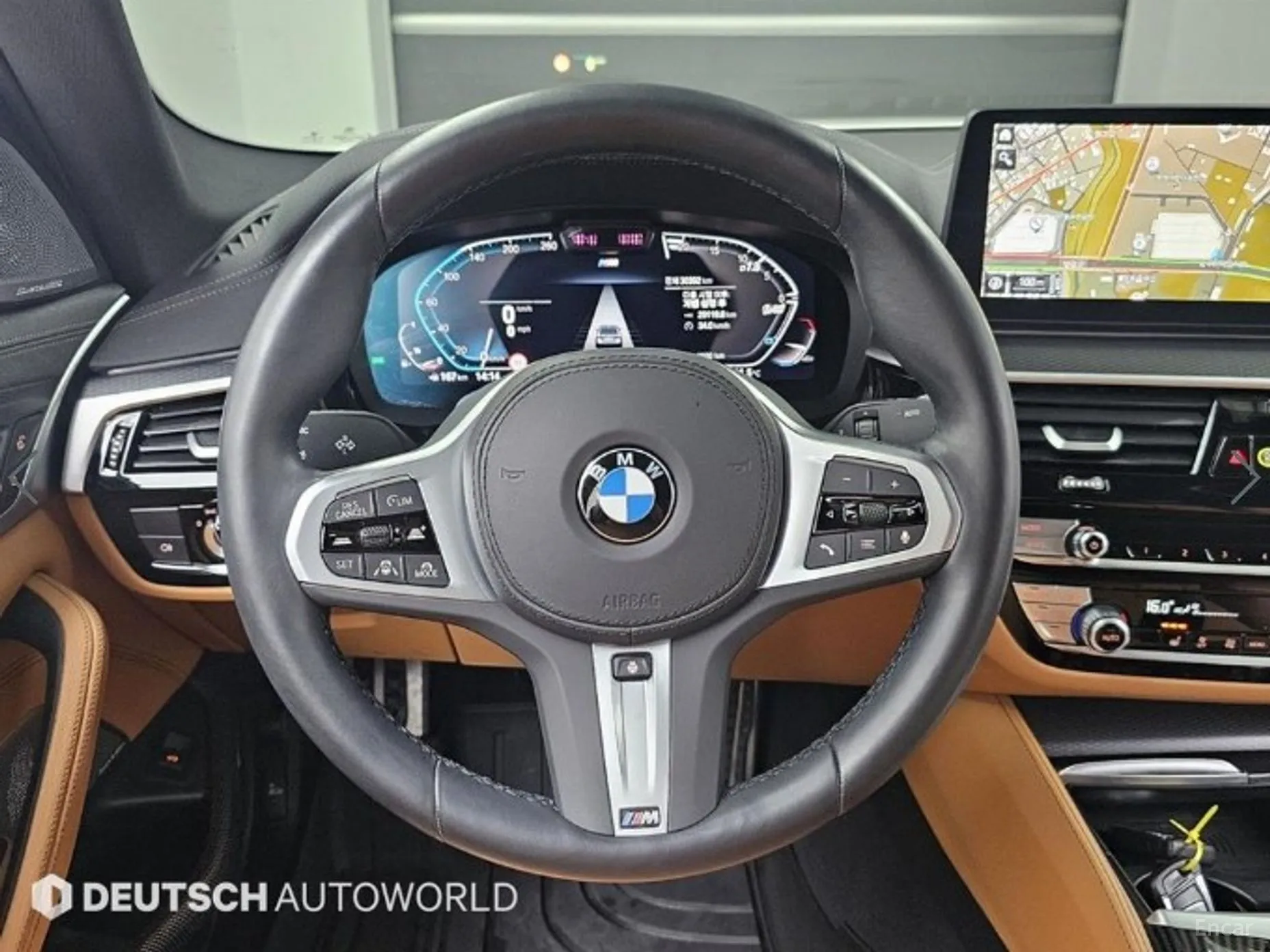 BMW 5 Series (G30) превью 13