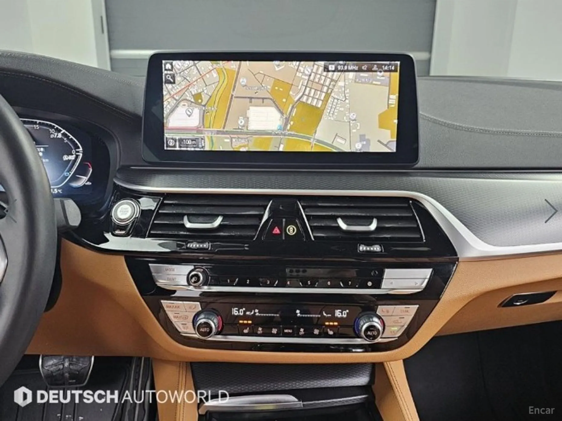 BMW 5 Series (G30) превью 14