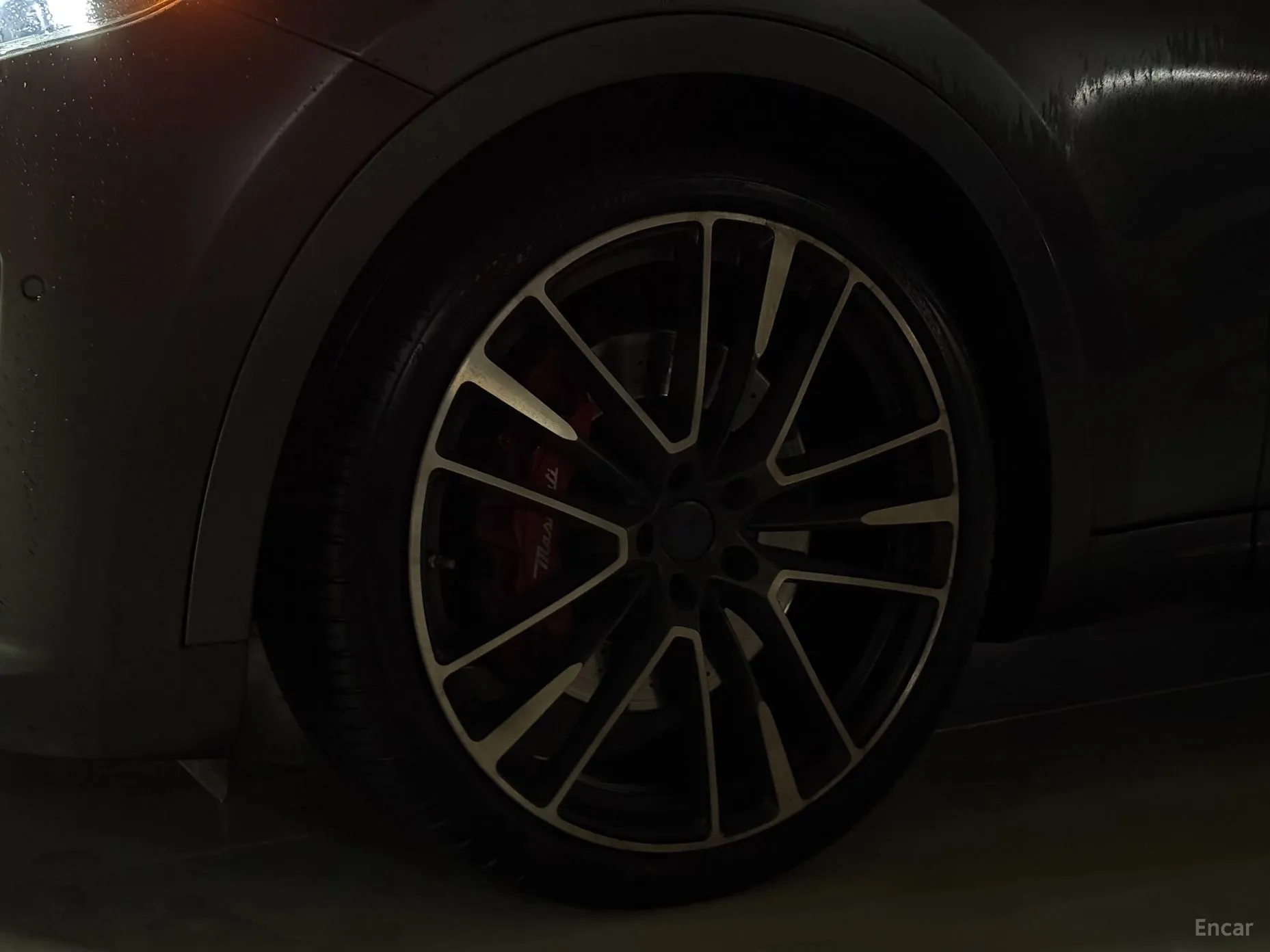 Maserati Levante превью 18