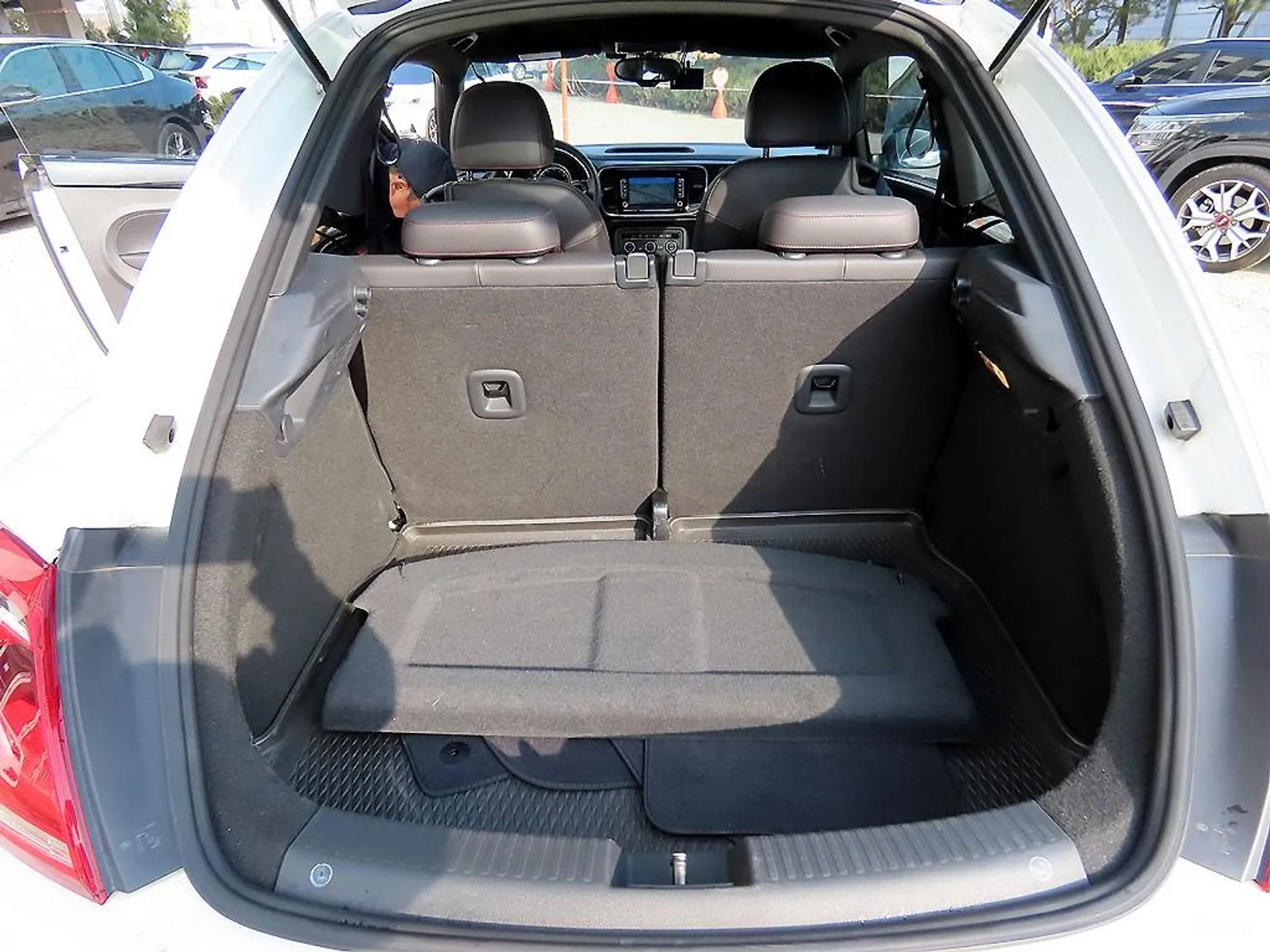 Volkswagen The Beetle превью 17