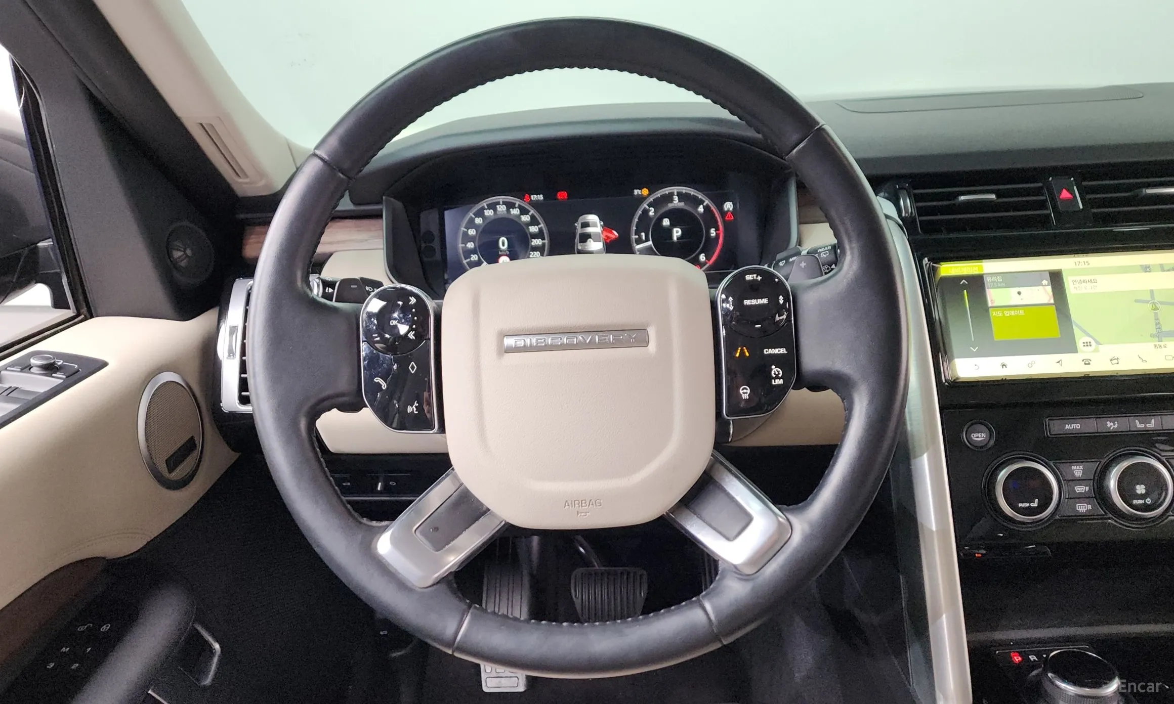 Land Rover Discovery 5 превью 13