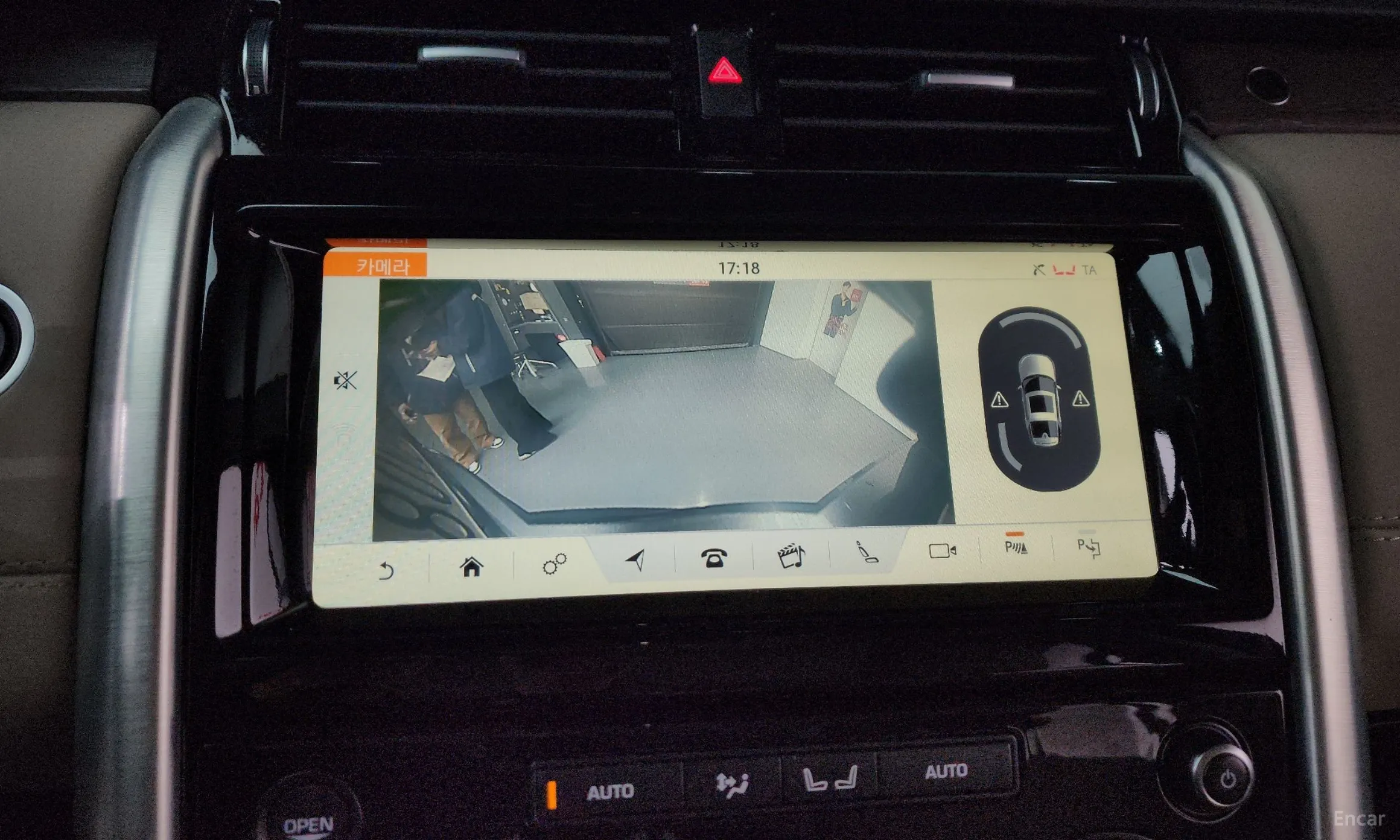 Land Rover Discovery 5 превью 16