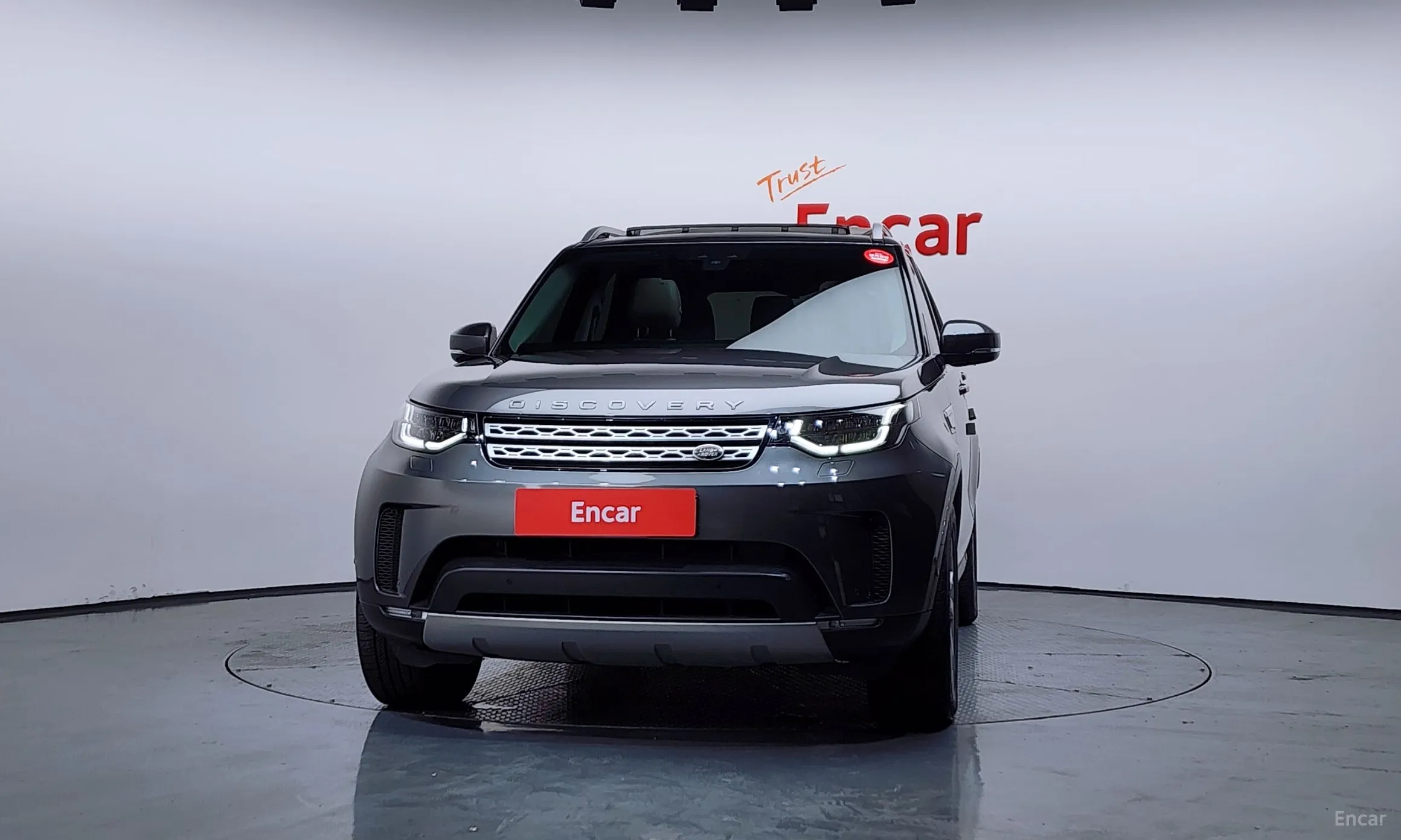 Land Rover Discovery 5 превью 3