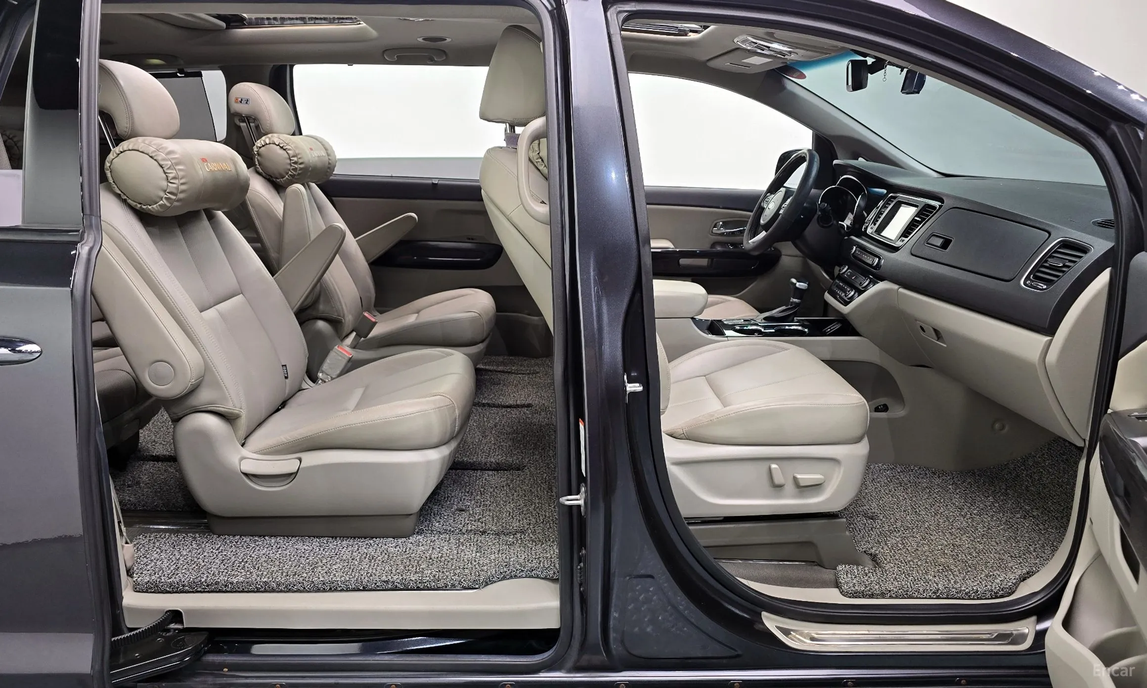 Kia Carnival превью 10
