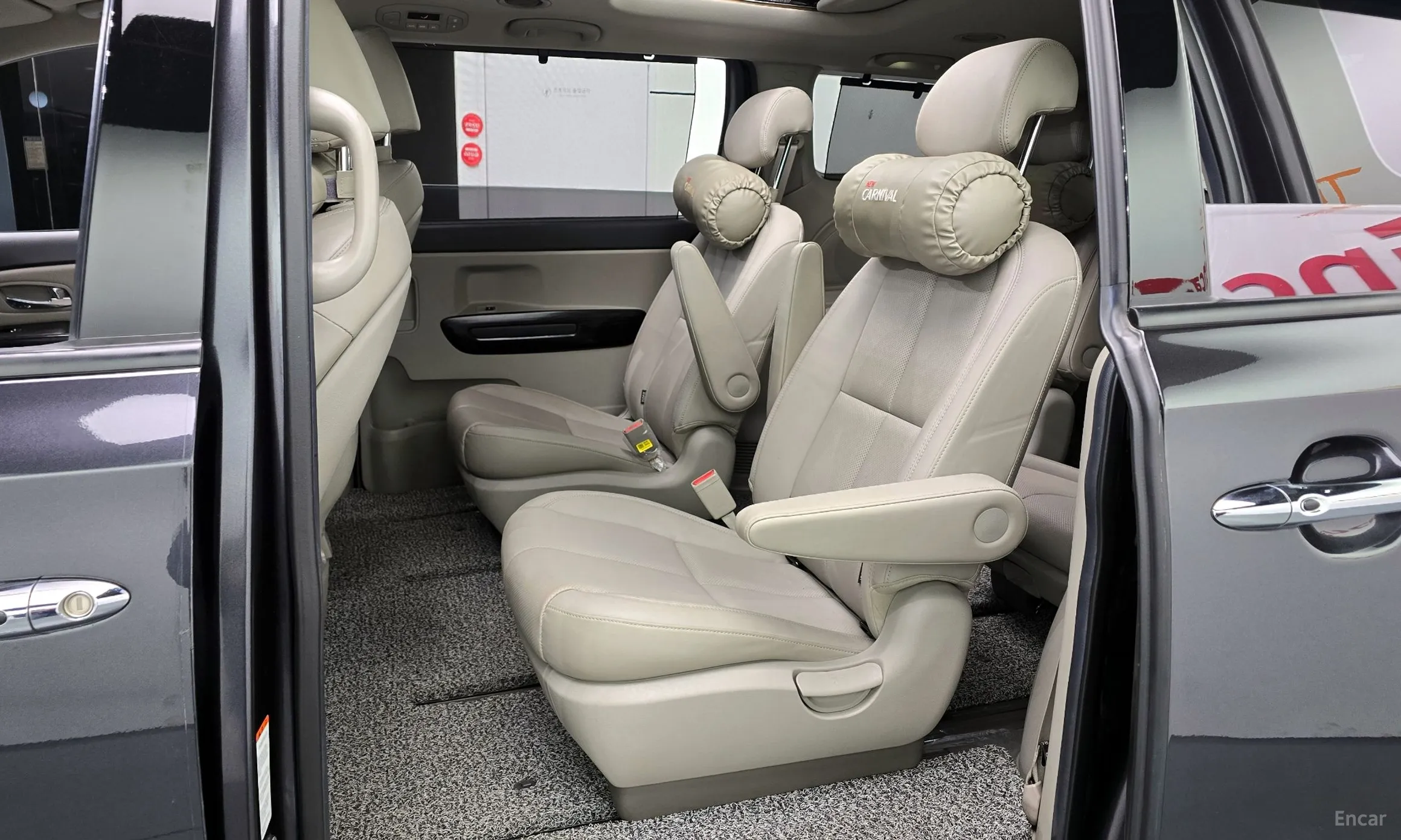 Kia Carnival превью 12