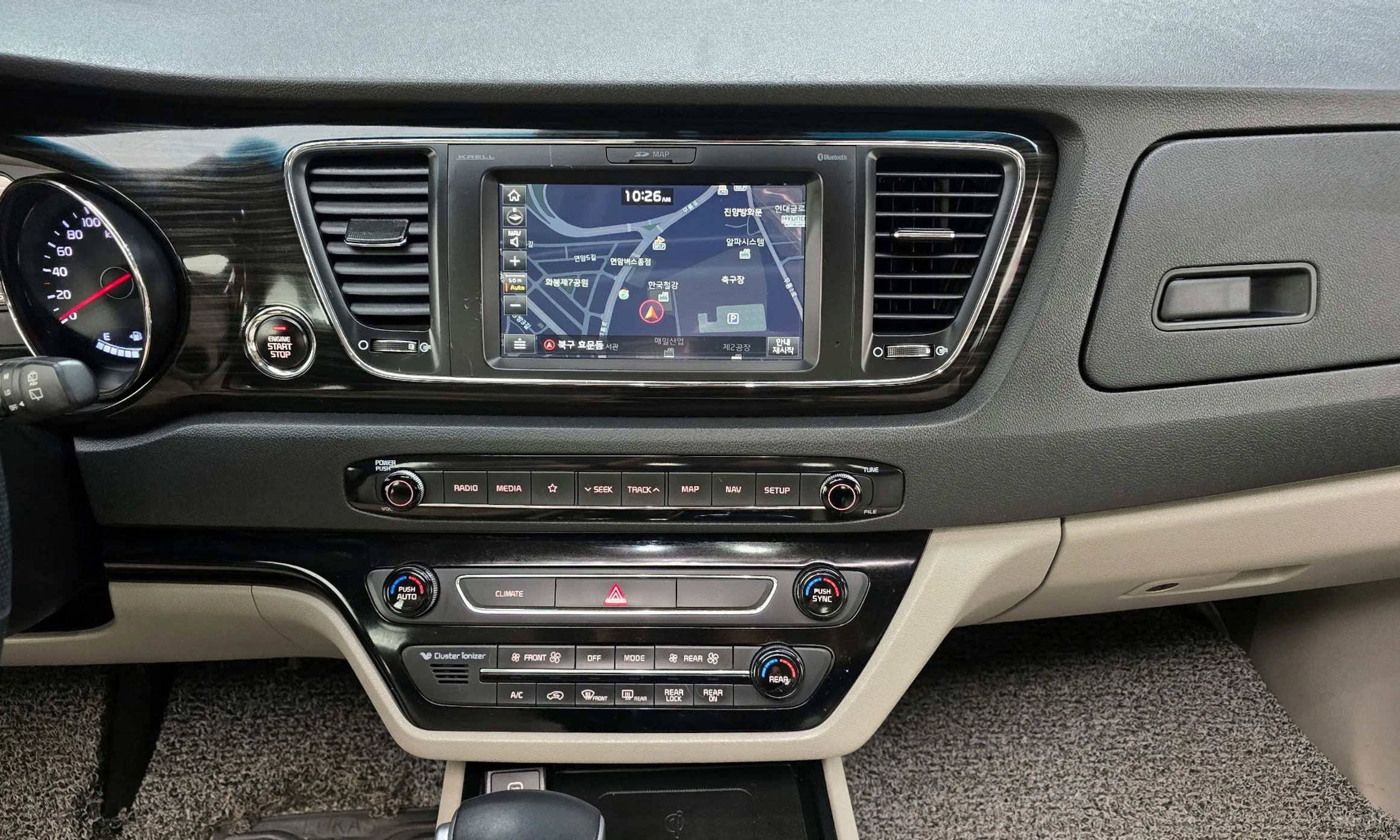 Kia Carnival превью 15