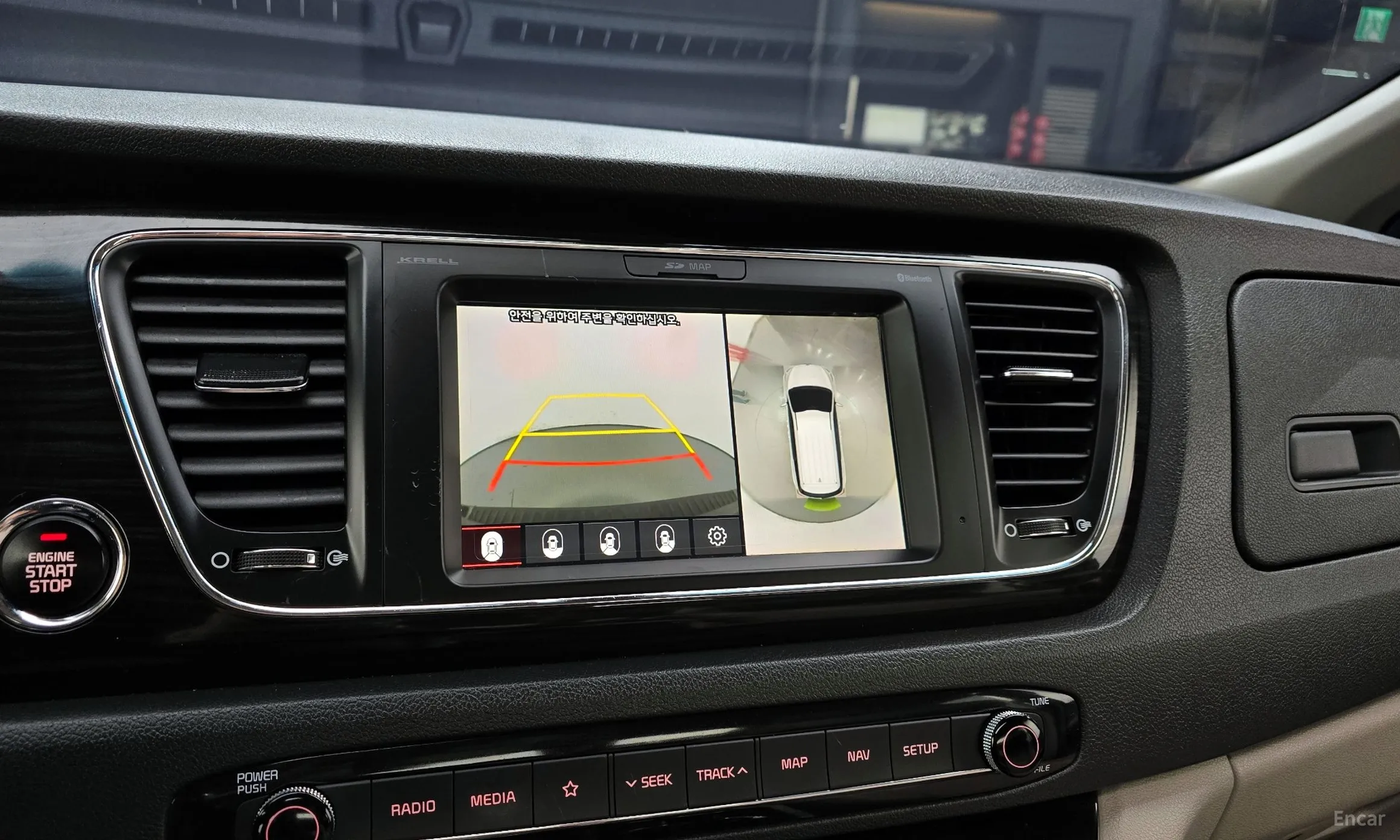 Kia Carnival превью 16