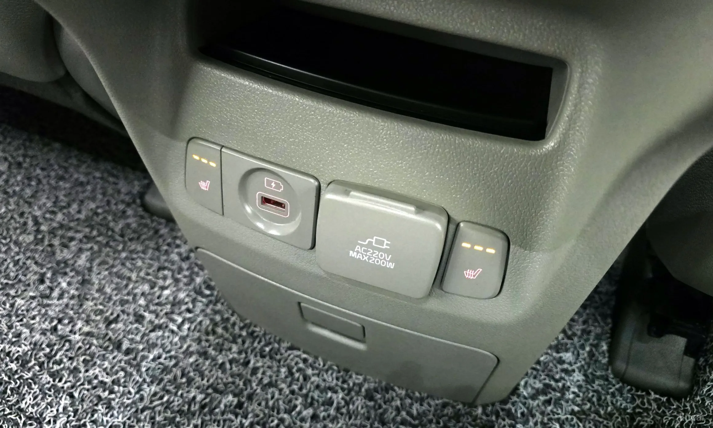 Kia Carnival превью 17