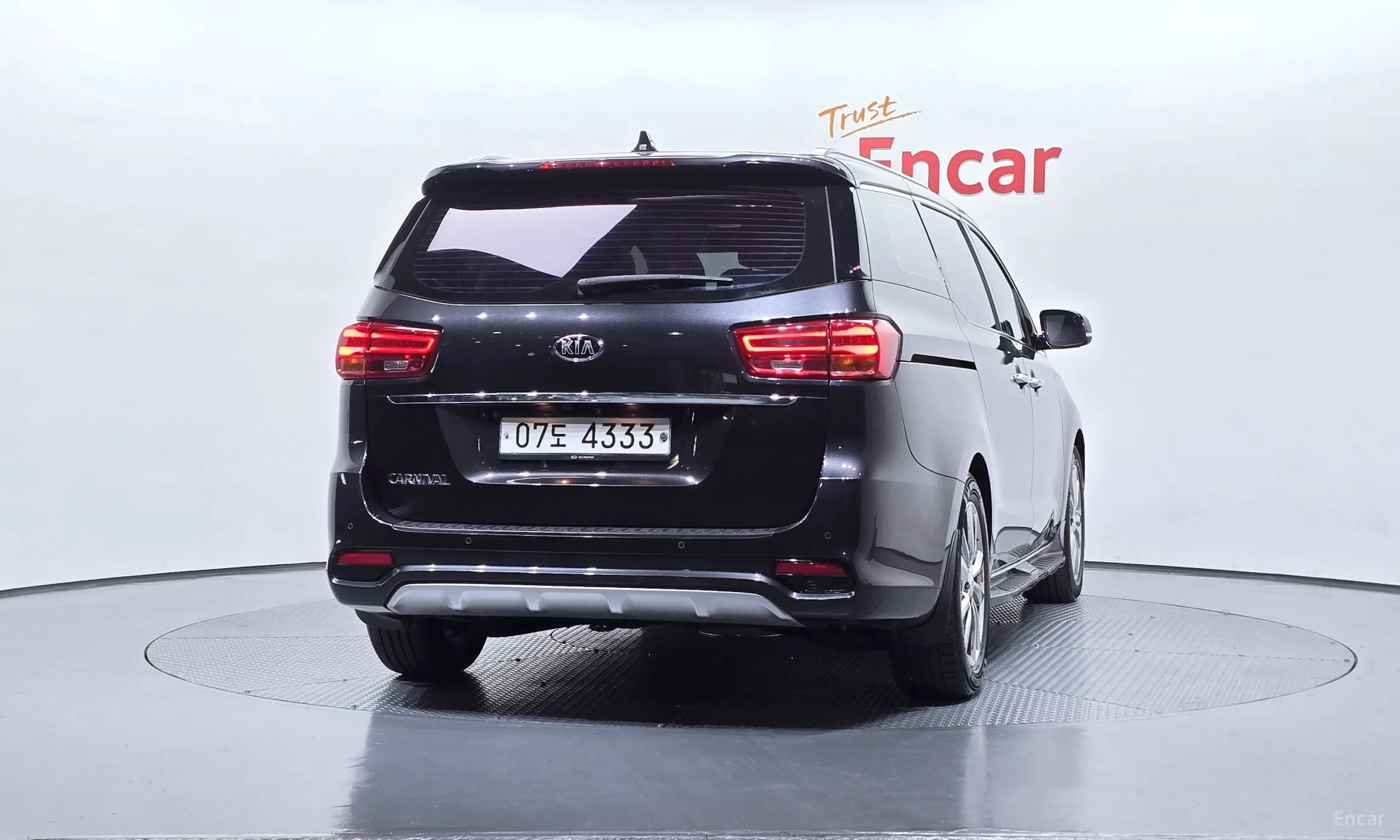 Kia Carnival превью 4