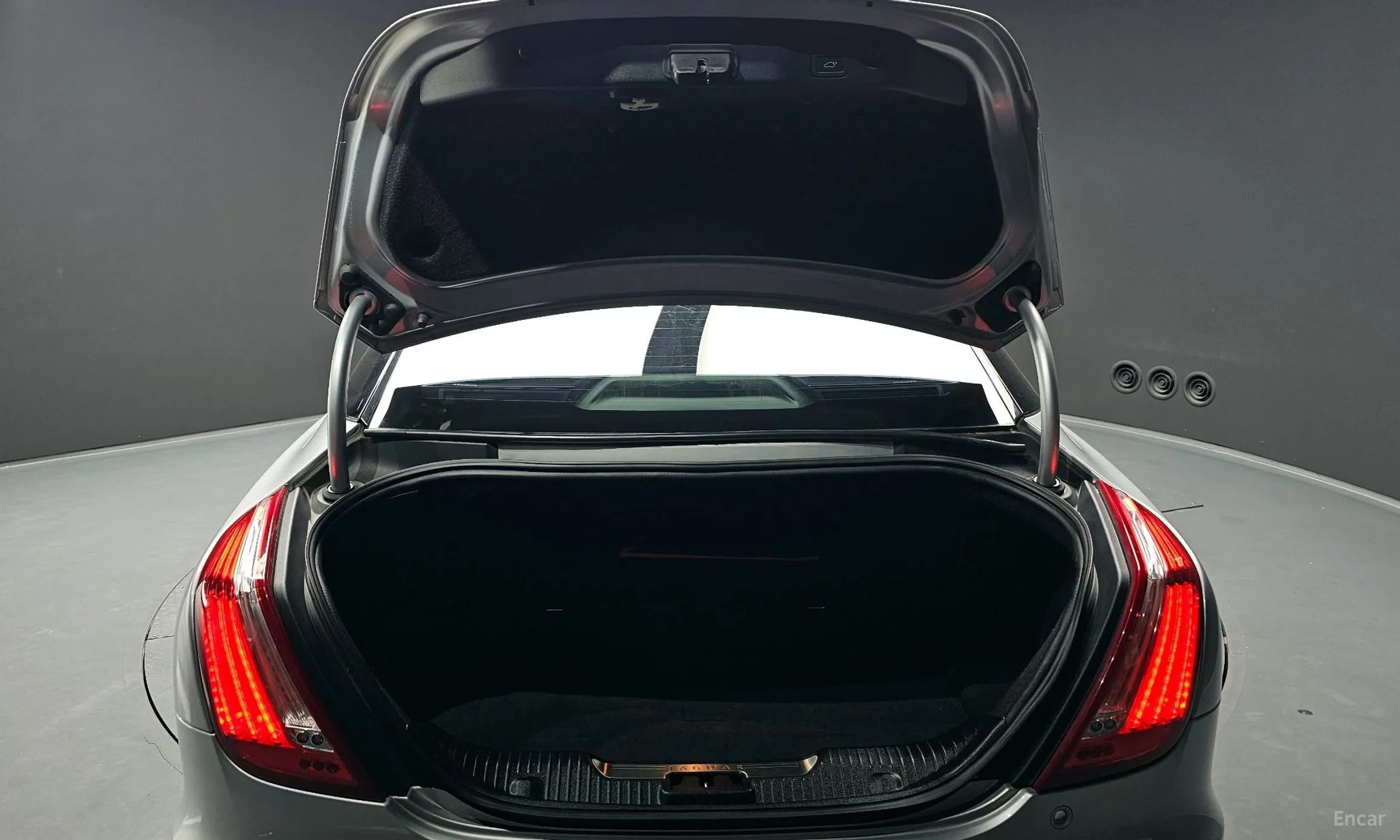 Jaguar All New XJ превью 20