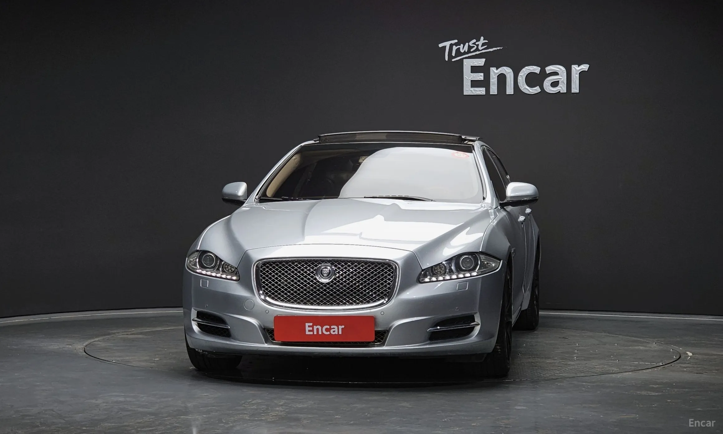 Jaguar All New XJ превью 3