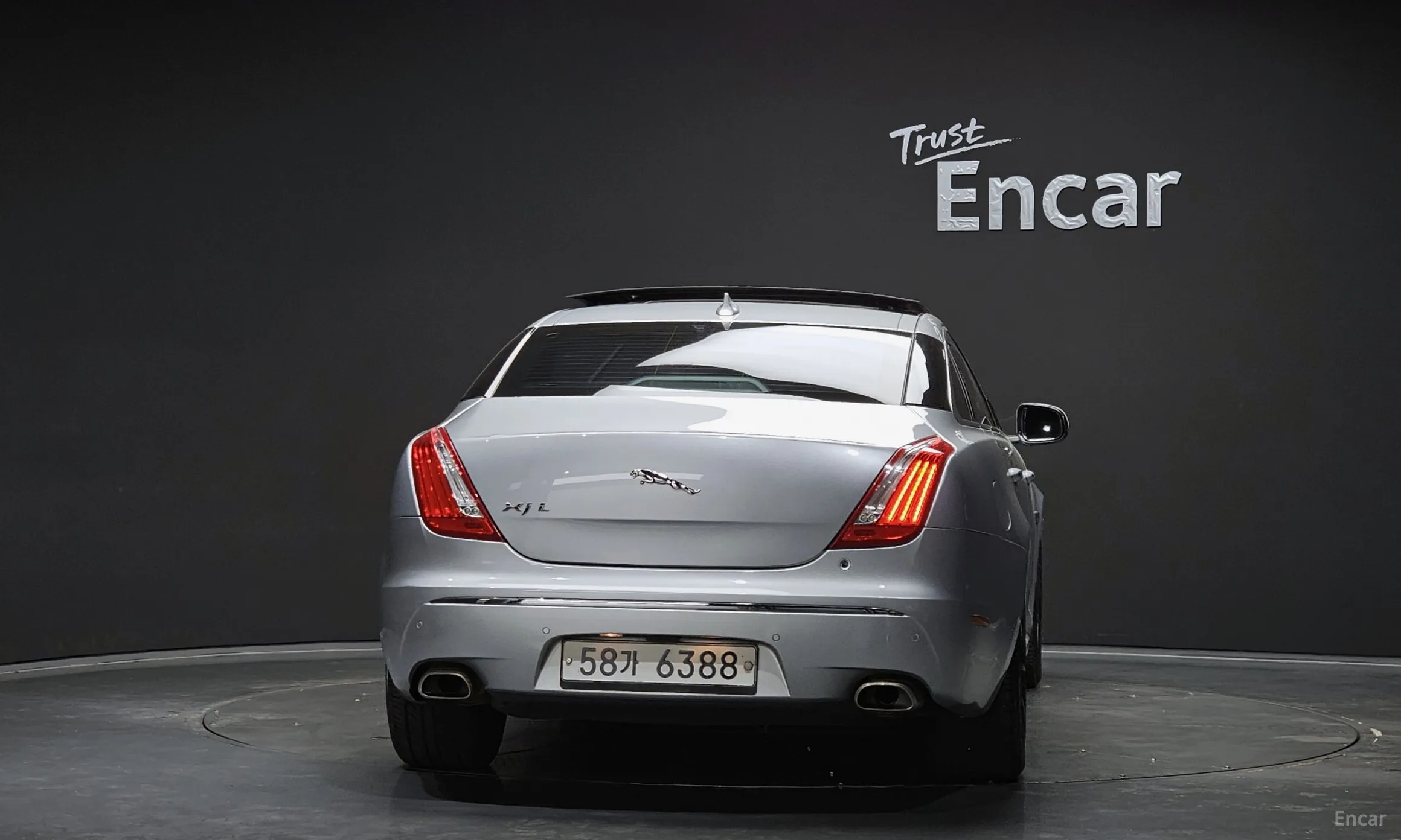 Jaguar All New XJ превью 4