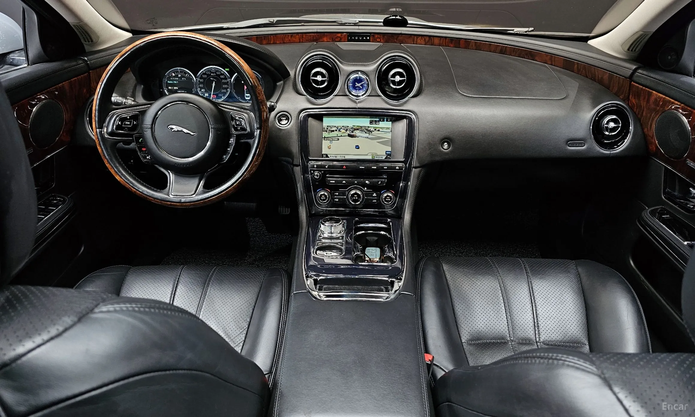Jaguar All New XJ превью 7