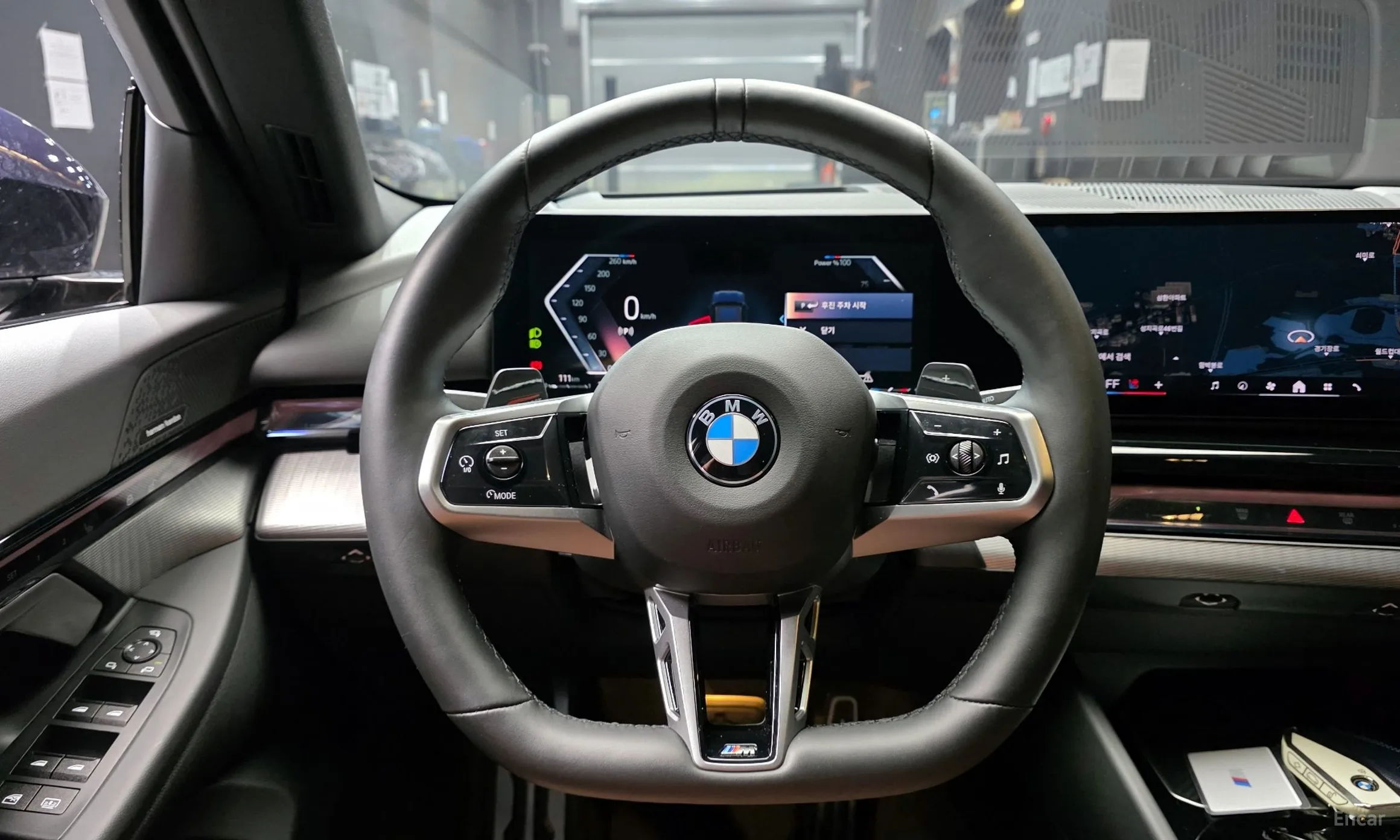 BMW 5 Series (G60) превью 13