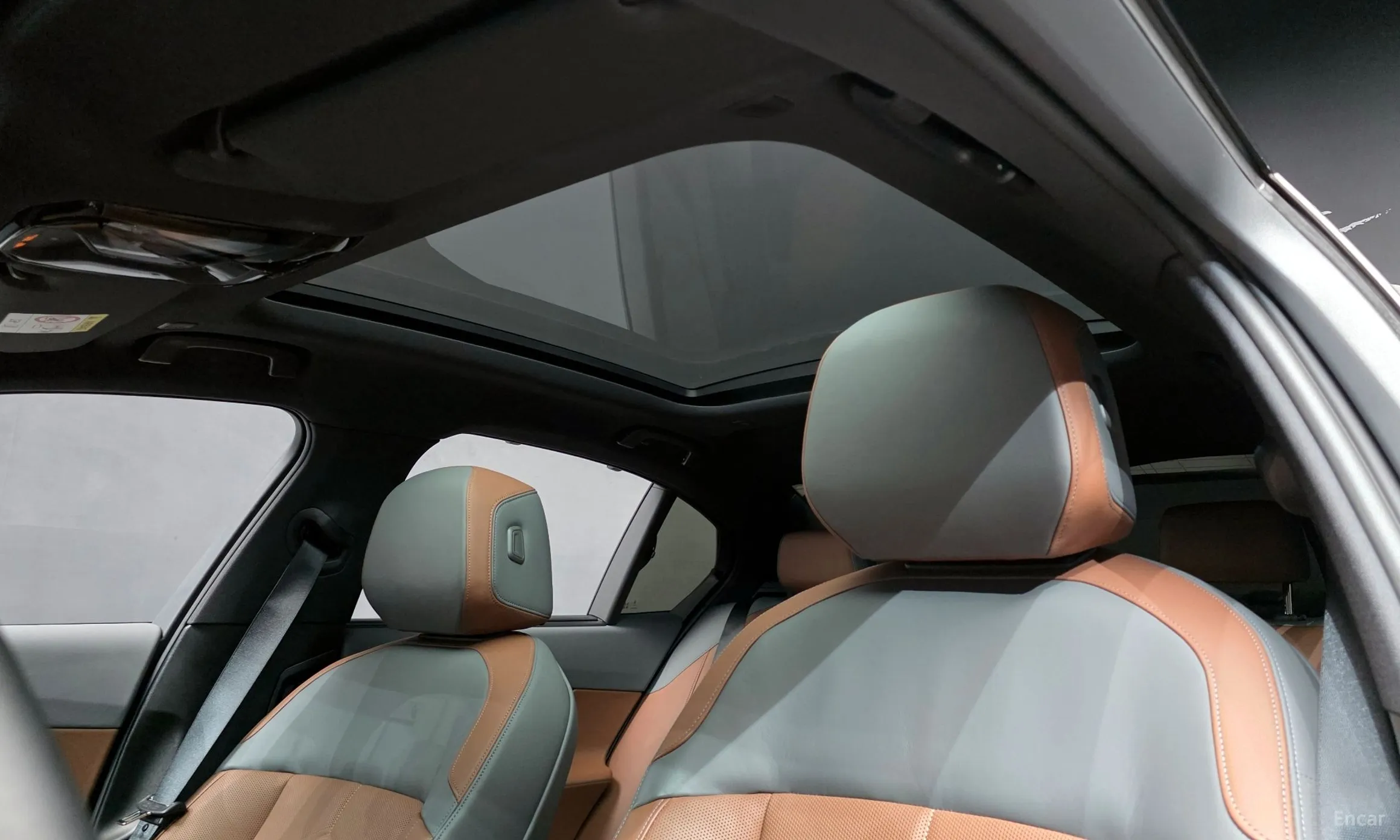 BMW 5 Series (G60) превью 19