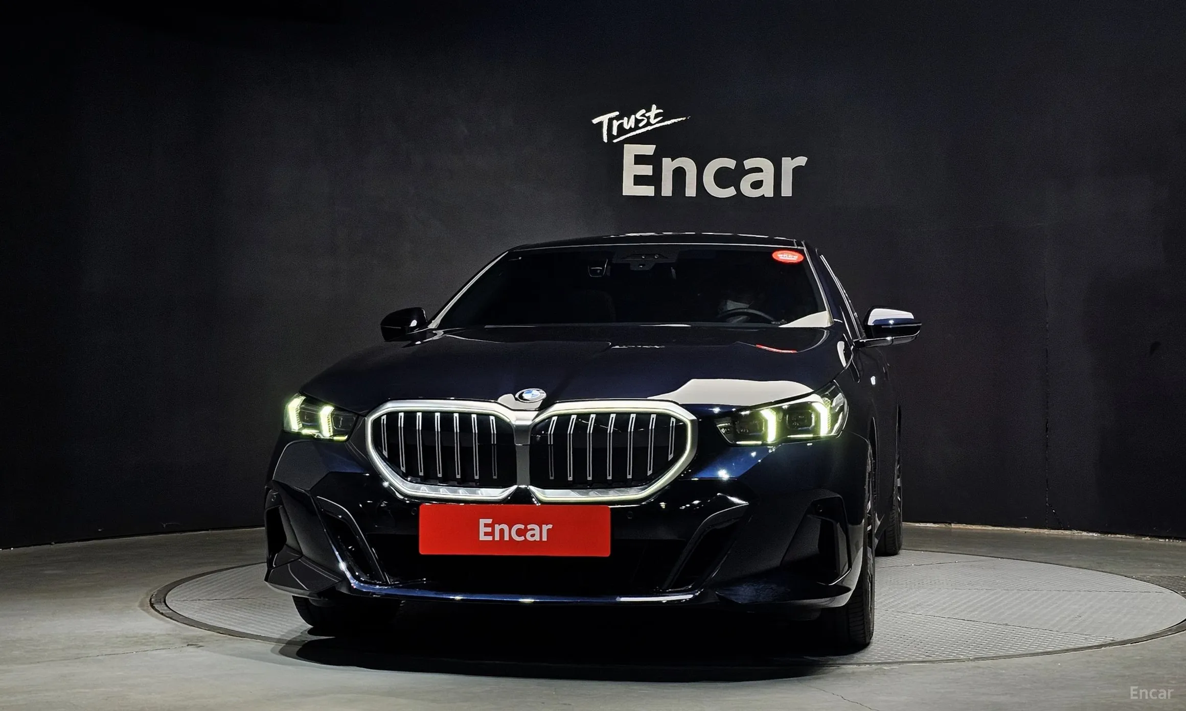 BMW 5 Series (G60) превью 3